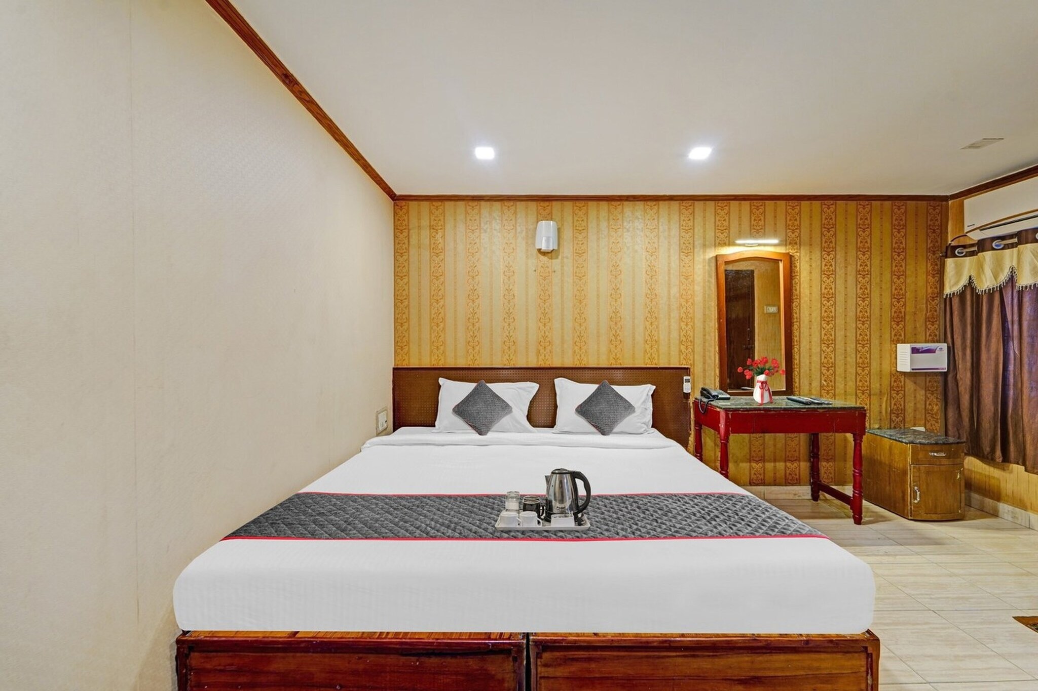 Collection O Pride Hospitality US Consulate