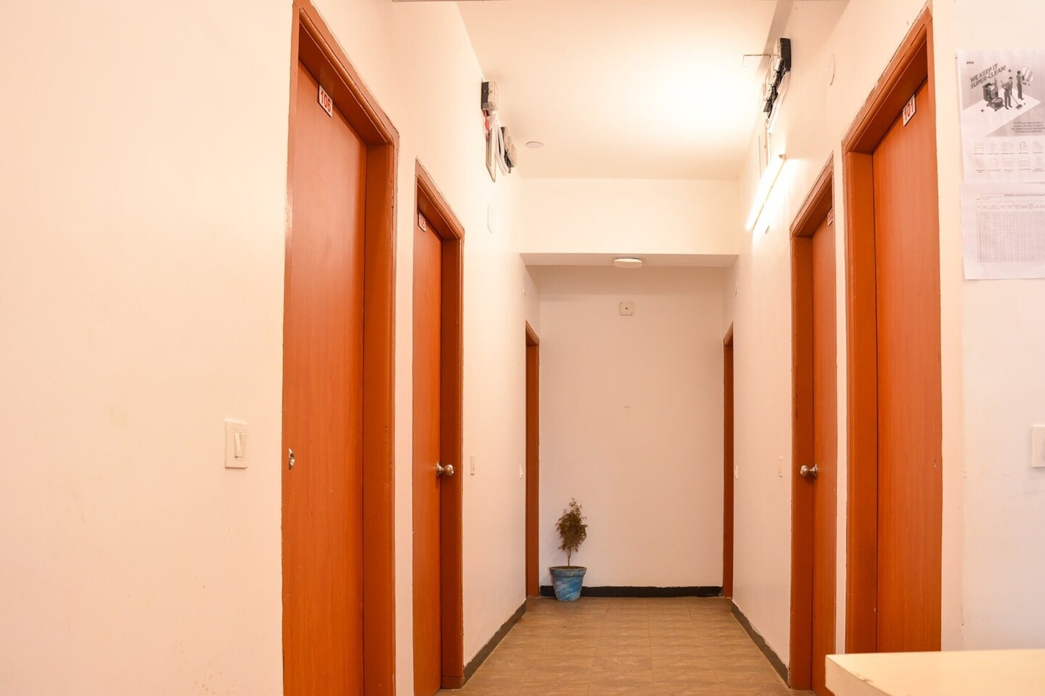 Ground floor: (bedroom(double bed, TV, seating area, air conditioning, telephone), bathroom(bathtub or shower, shower, washbasin, toilet, Towels incl., shampoo, body soap, hot water))