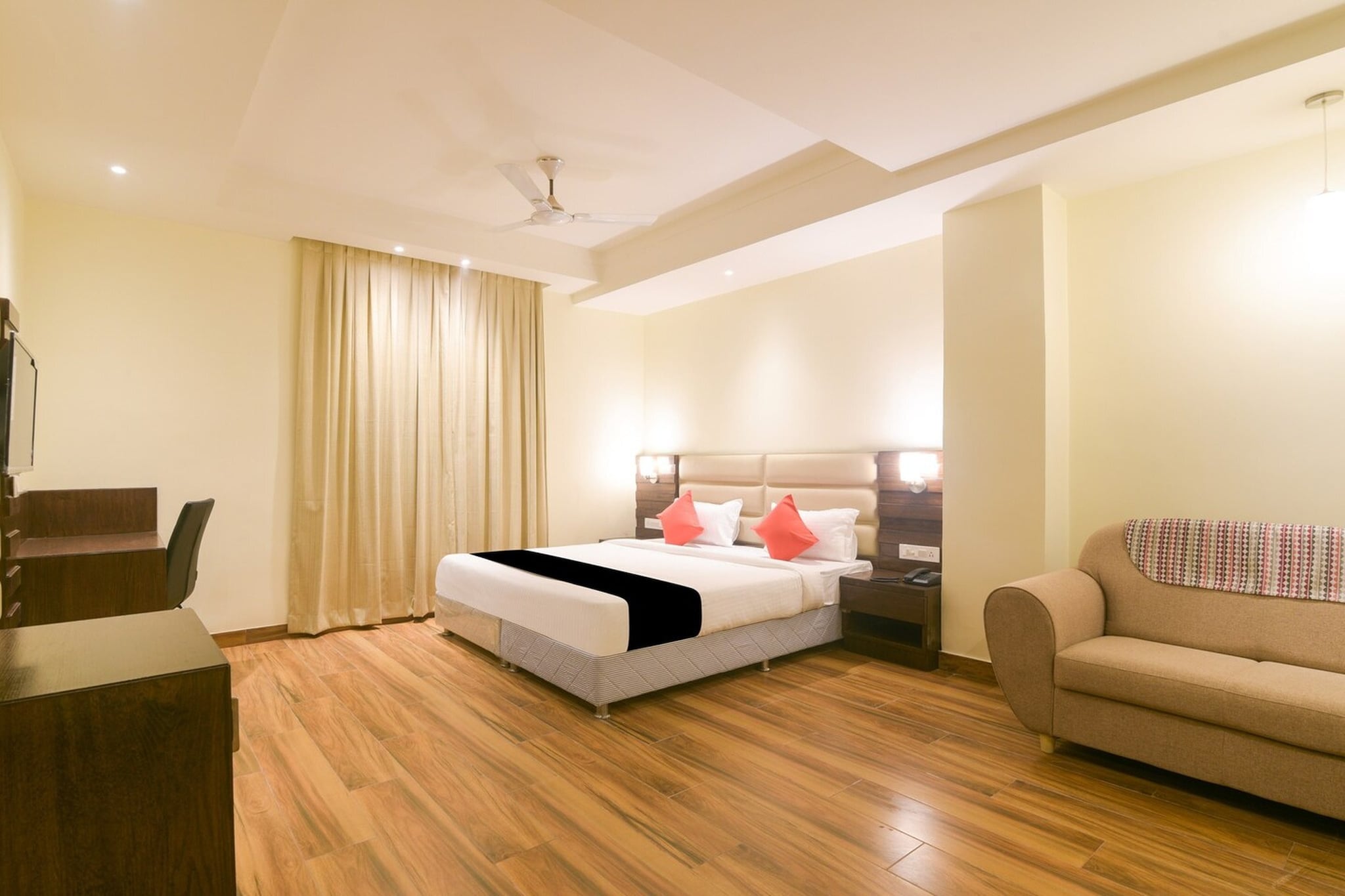 Set in KaliÄnpur, Uttar Pradesh region, Super Collection O Starlight is located 7.8 km from KÄnpur Central Station. Featuring a shared lounge, the 3-star hotel has air-conditioned rooms with free WiFi, each with a private bathroom. The accommodation offers a shared kitchen, room service and luggage storage for guests.
At the hotel, all rooms have a desk. All guest rooms at Super Collection O Starlight come with a seating area and a flat-screen TV with satellite channels.
Guests will find a 24-hour front desk, a business centre and laundry service at the property.
Kanpur Airport is 11 km from the property.
Early Check-In Policy: A full day’s room rate will be charged for check-ins before 6:00 AM. Complimentary early check-in is available between 6:00 AM and 10:00 AM, subject to room availability.
Check-in is only available to guests aged 18 and above. Please provide a government-issued ID to confirm your age.