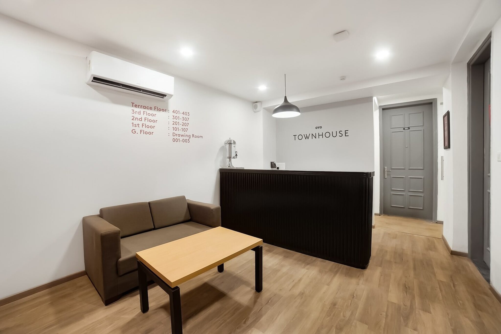 Ground floor: (bedroom(double bed, TV, seating area, air conditioning, telephone), bathroom(bathtub or shower, shower, washbasin, toilet, Towels incl., shampoo, body soap, hot water))