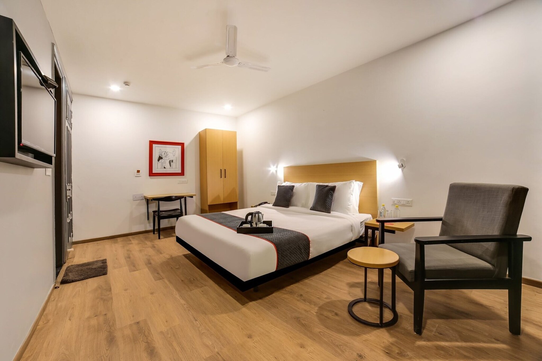 Super Townhouse 158 Near Netaji Subhash Marg Near Appu Ghar features air-conditioned rooms with TV in the Sector 40 - 44 district of Gurgaon. This 4-star hotel offers room service, a 24-hour front desk and free WiFi. The hotel features family rooms.

MG Road is 6.3 km from the hotel, while WorldMark Gurgaon is 7 km away. Delhi International Airport is 16 km from the property.
Early Check-In Policy: A full day’s room rate will be charged for check-ins before 6:00 AM. Complimentary early check-in is available between 6:00 AM and 10:00 AM, subject to room availability.
Check-in is only available to guests aged 18 and above. Please provide a government-issued ID to confirm your age.