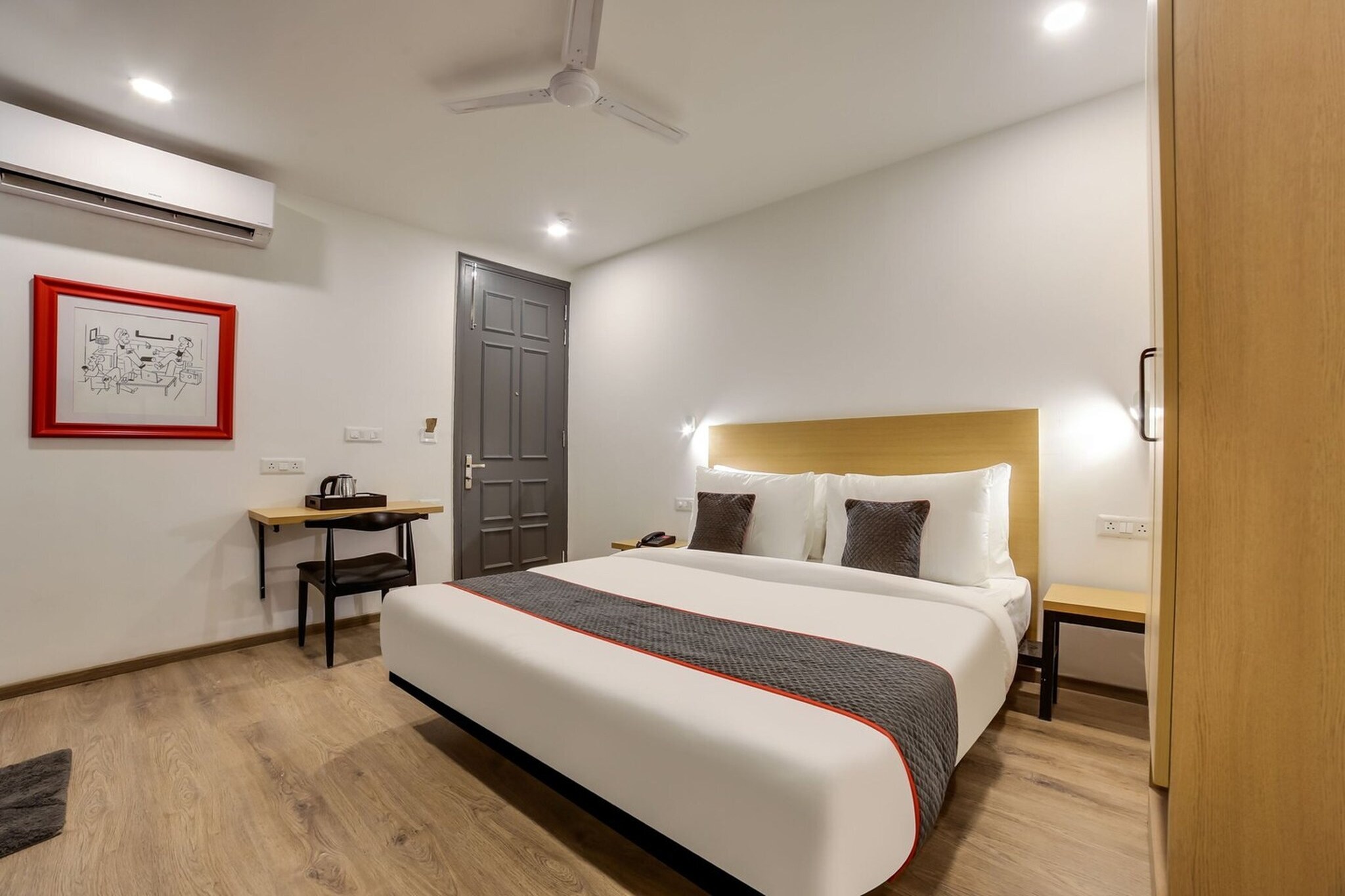 Townhouse 158 Near Netaji Subhash Marg