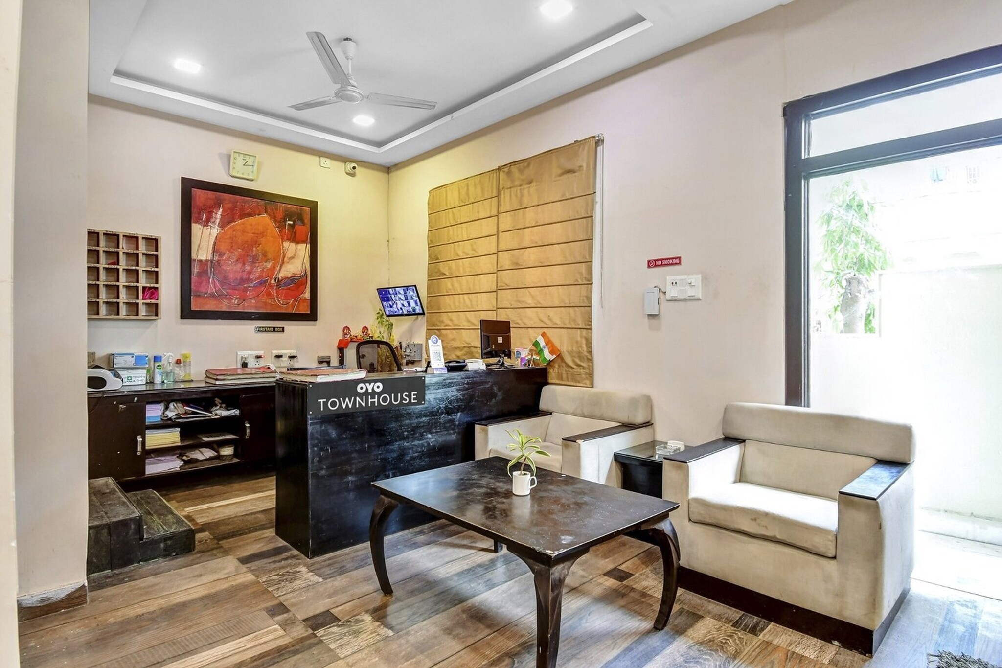 Ground floor: (bedroom(double bed, TV, seating area, air conditioning, telephone), bathroom(bathtub or shower, shower, washbasin, toilet, Towels incl., shampoo, body soap, hot water), parking, lift)