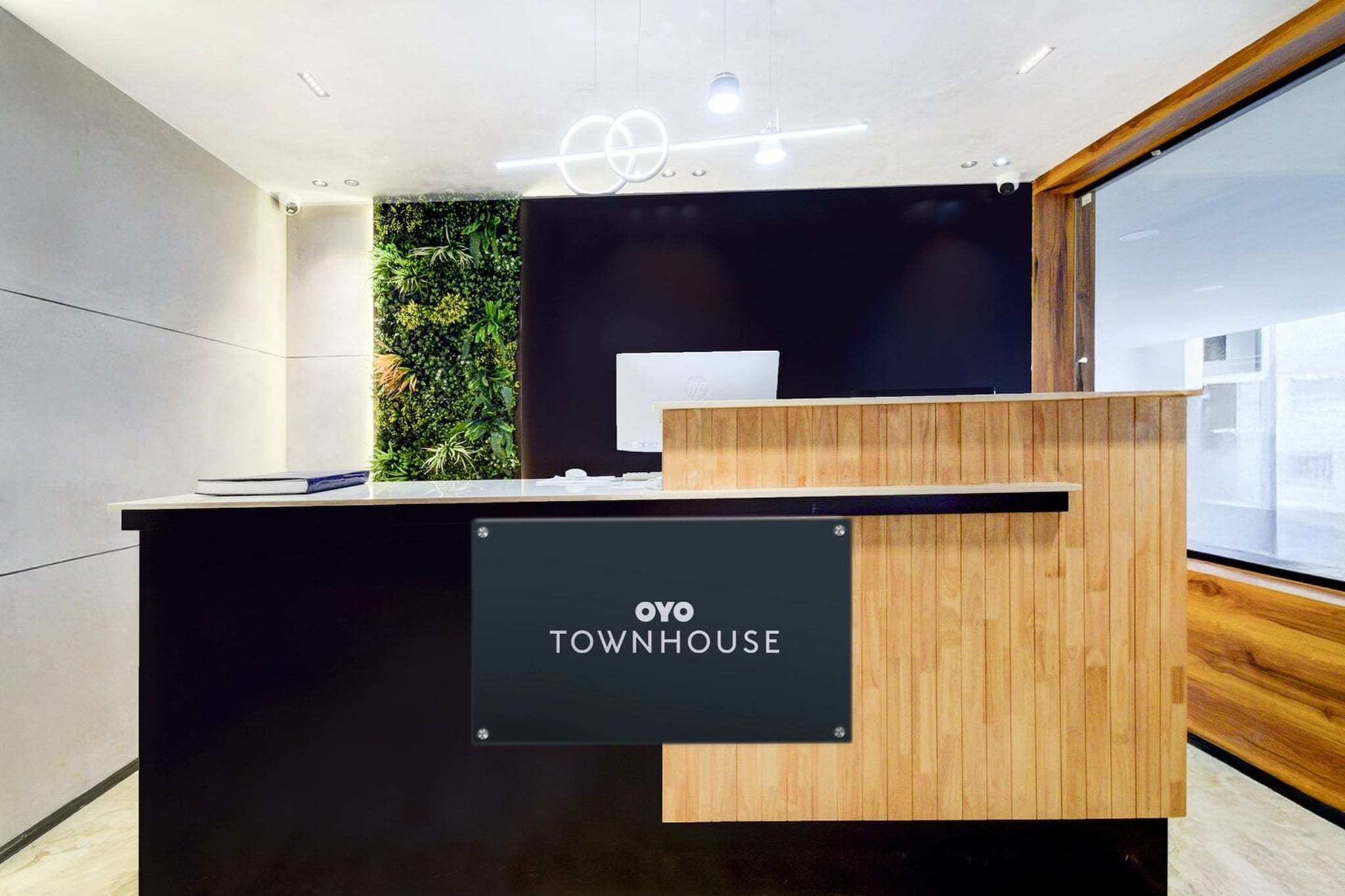 Ground floor: (bedroom(double bed, TV, seating area, air conditioning, telephone), bathroom(bathtub or shower, shower, washbasin, toilet, Towels incl., shampoo, body soap, hot water))