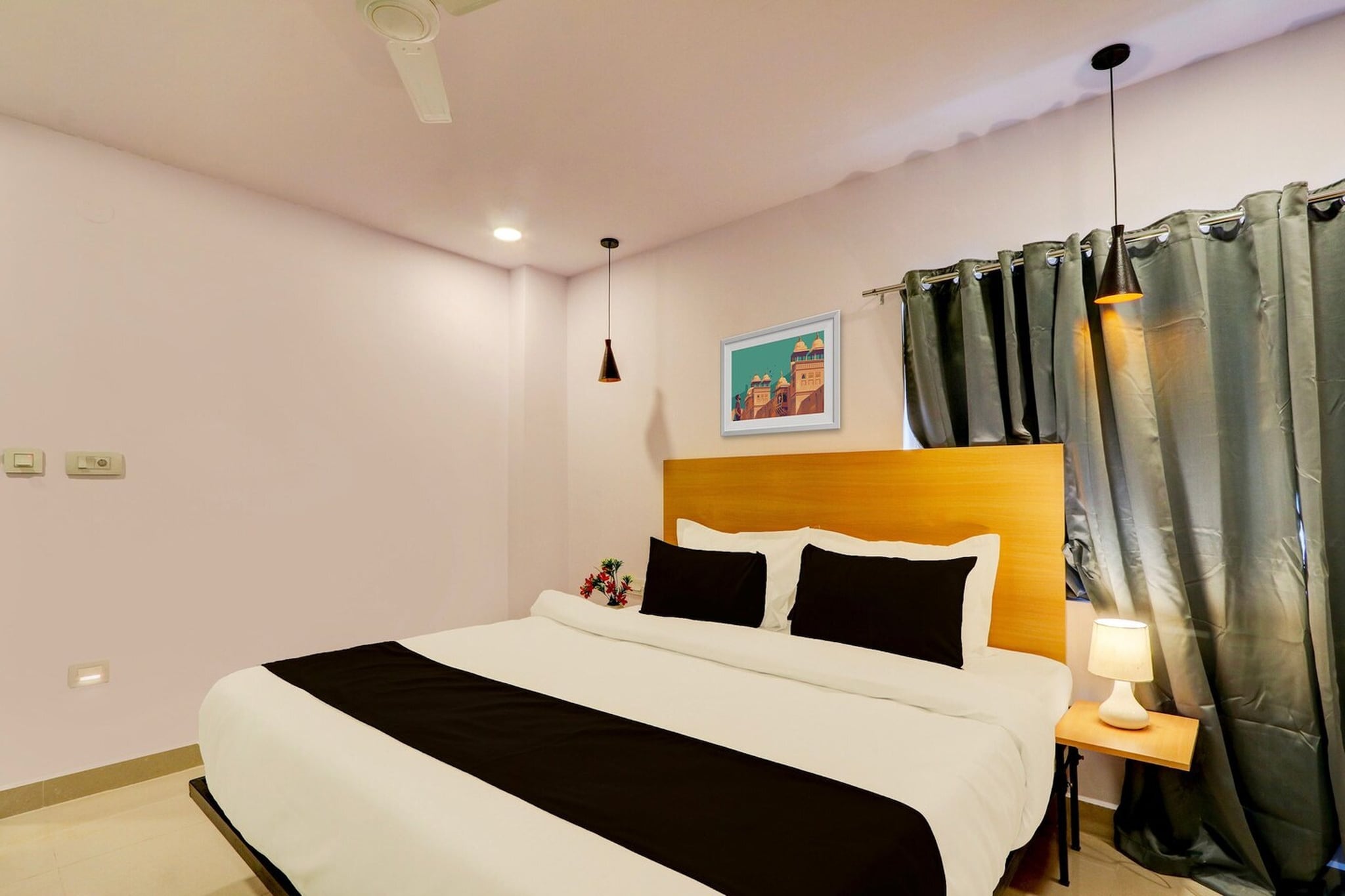 Located within 7.1 km of Charminar and 7.2 km of Mecca Masjid, Super townhouse Dilshuk Nagar provides rooms with air conditioning and a private bathroom in Hyderabad. Among the facilities at this property are room service and a 24-hour front desk, along with free WiFi throughout the property. The property is non-smoking and is situated 7.6 km from Chowmahalla Palace.
All units at the hotel are equipped with a seating area, a flat-screen TV with satellite channels and a private bathroom with free toiletries and a bath or shower. All guest rooms include a desk.
Super townhouse Dilshuk Nagar offers an à la carte or continental breakfast.
AP State Archaeology Museum is 8.8 km from the accommodation, while Ravindra Bharathi is 10 km away. Rajiv Gandhi International Airport is 21 km from the property.
Early Check-In Policy: A full day’s room rate will be charged for check-ins before 6:00 AM. Complimentary early check-in is available between 6:00 AM and 10:00 AM, subject to room availability.
Check-in is only available to guests aged 18 and above. Please provide a government-issued ID to confirm your age.