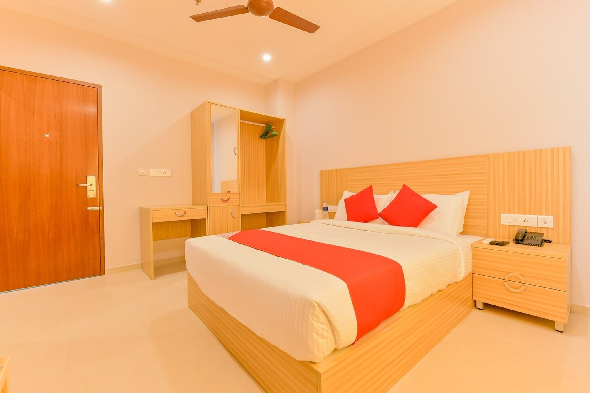 Townhouse Edassery Blue Bells is situated in Cochin, within 45 km of Kochi Biennale and 35 km of Cochin Shipyard. With a shared lounge, the 3-star hotel has air-conditioned rooms with free WiFi, each with a private bathroom. The accommodation features a shared kitchen and room service for guests.
All rooms in the hotel are fitted with a TV and free toiletries.
The restaurant at Townhouse Edassery Blue Bells specialises in Indian cuisine.
Round-the-clock assistance is available at the reception, where staff speak English, Hindi and Tamil.
Adlux International Convention & Exhibition Centre is 4.7 km from the accommodation, while CIAL Convention Centre is 6.1 km from the property. Cochin International Airport is 7 km away.
Early Check-In Policy: A full day’s room rate will be charged for check-ins before 6:00 AM. Complimentary early check-in is available between 6:00 AM and 10:00 AM, subject to room availability.
Check-in is only available to guests aged 18 and above. Please provide a government-issued ID to confirm your age.