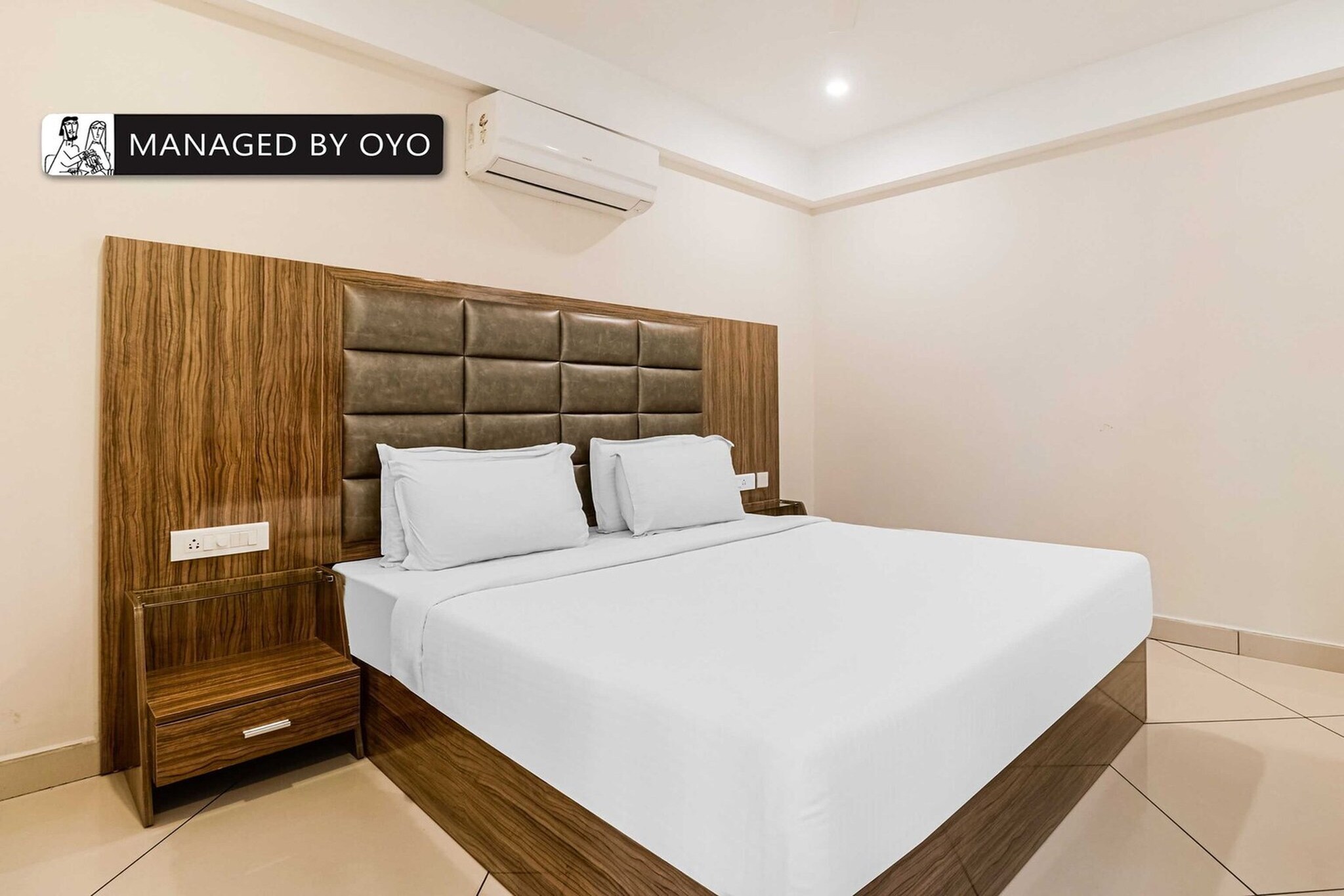 Super Townhouse Edassery Resort is set in Kattappana. This 4-star hotel offers room service and a 24-hour front desk.
All rooms in the hotel are equipped with a TV. The units feature a private bathroom with a shower and free toiletries.
Cochin International Airport is 122 km away.
Early Check-In Policy: A full day痴 room rate will be charged for check-ins before 6:00 AM. Complimentary early check-in is available between 6:00 AM and 10:00 AM, subject to room availability.
Check-in is only available to guests aged 18 and above. Please provide a government-issued ID to confirm your age.