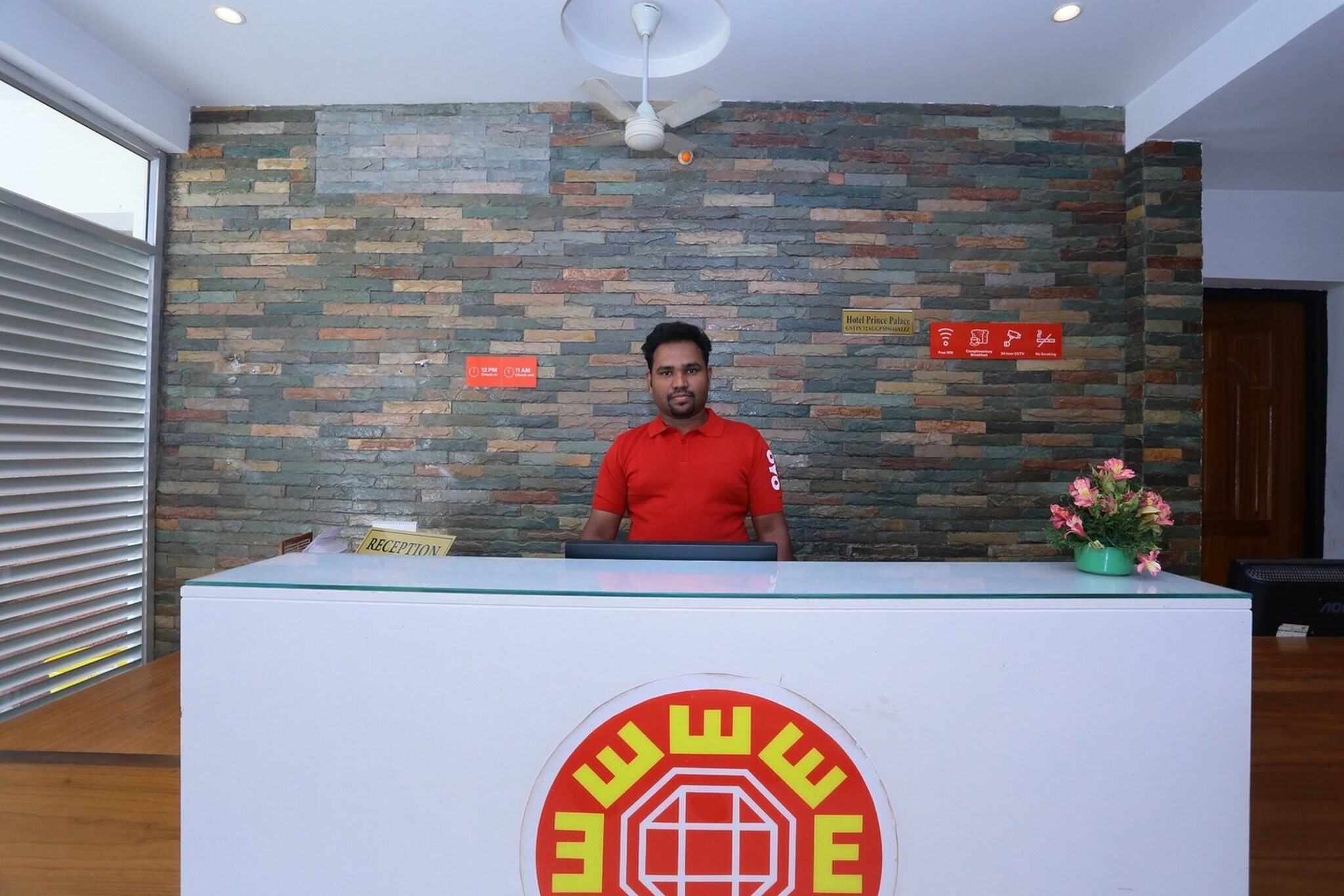 Super Townhouse Prince Palace is located in Trivandrum, within 3.4 km of Sree Padmanabhaswamy Temple and 1.3 km of Kerala Science and Technology Museum. With a shared lounge, the 4-star hotel has air-conditioned rooms with free WiFi, each with a private bathroom. Guests can enjoy Indian dishes at the restaurant or have a cocktail at the bar.
Guest rooms in the hotel are equipped with a TV and free toiletries.
Speaking English and Hindi, staff will be happy to provide guests with practical guidance on the area at the 24-hour front desk.
Popular points of interest near Super Townhouse Prince Palace include Napier Museum, Kanakakunnu Palace and Kerala Secretariat. Thiruvananthapuram International Airport is 6 km away.
Early Check-In Policy: A full day’s room rate will be charged for check-ins before 6:00 AM. Complimentary early check-in is available between 6:00 AM and 10:00 AM, subject to room availability.
Check-in is only available to guests aged 18 and above. Please provide a government-issued ID to confirm your age.