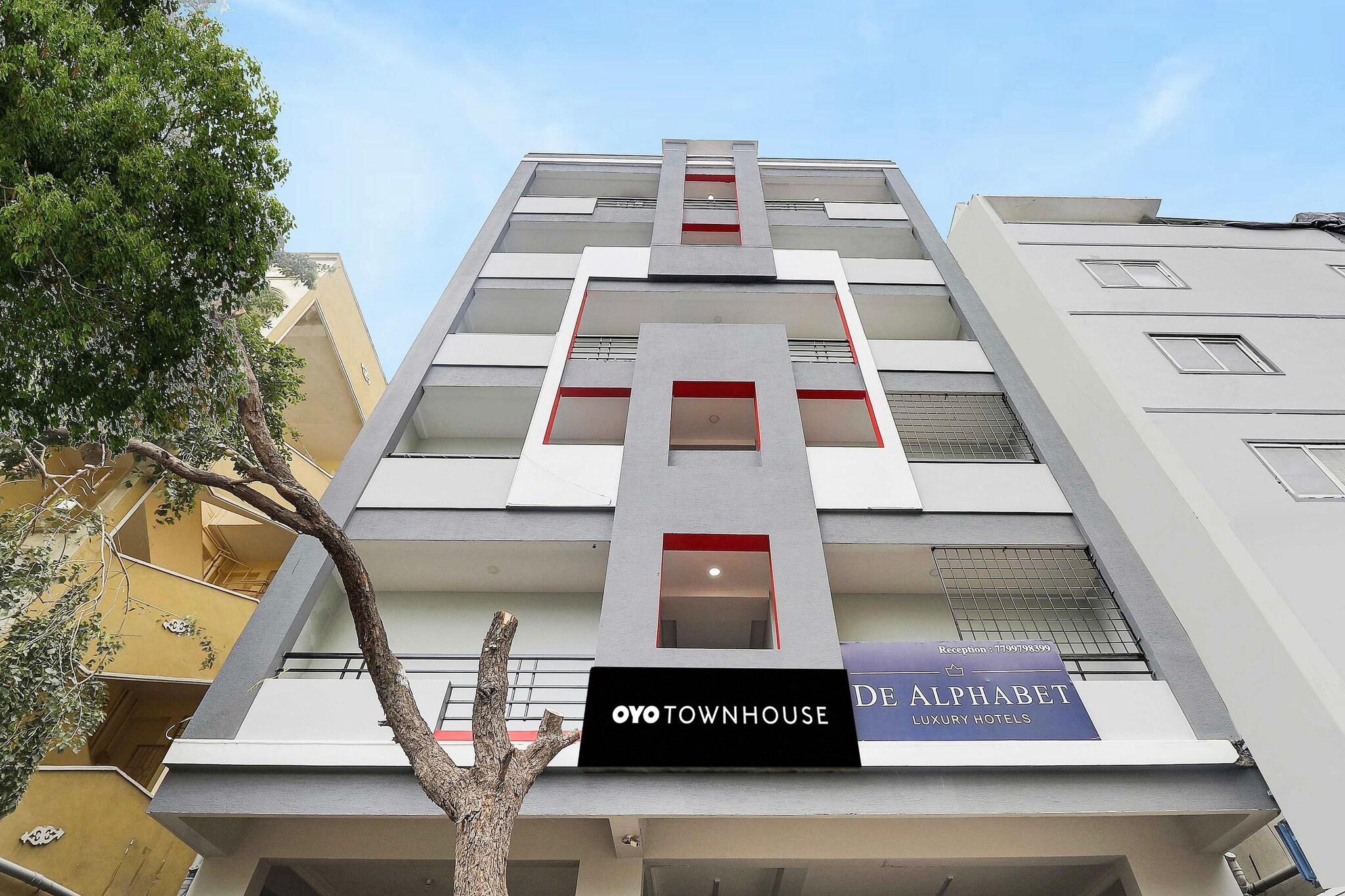 Townhouse De Alphabet Hotel Kukatpally