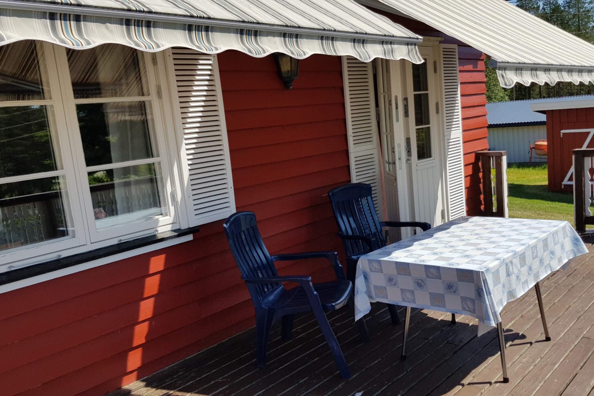 dining room(15 m2), Kitchen(14 m2)(cooker(electric), hood, coffee machine(filter), waffle iron, microwave, dishwasher, fridge, freezer(60-99L), washing machine), Living/bed room(16 m2)(double folding bed, TV), bedroom(2x single bed, children\'s bed), bedroom(2x single bed), bathroom(bathtub or shower, washbasin, toilet), garage, heating(electric), terrace(31 m2), garden, garden furniture, parking, fish cleaning table, air to air heatpump