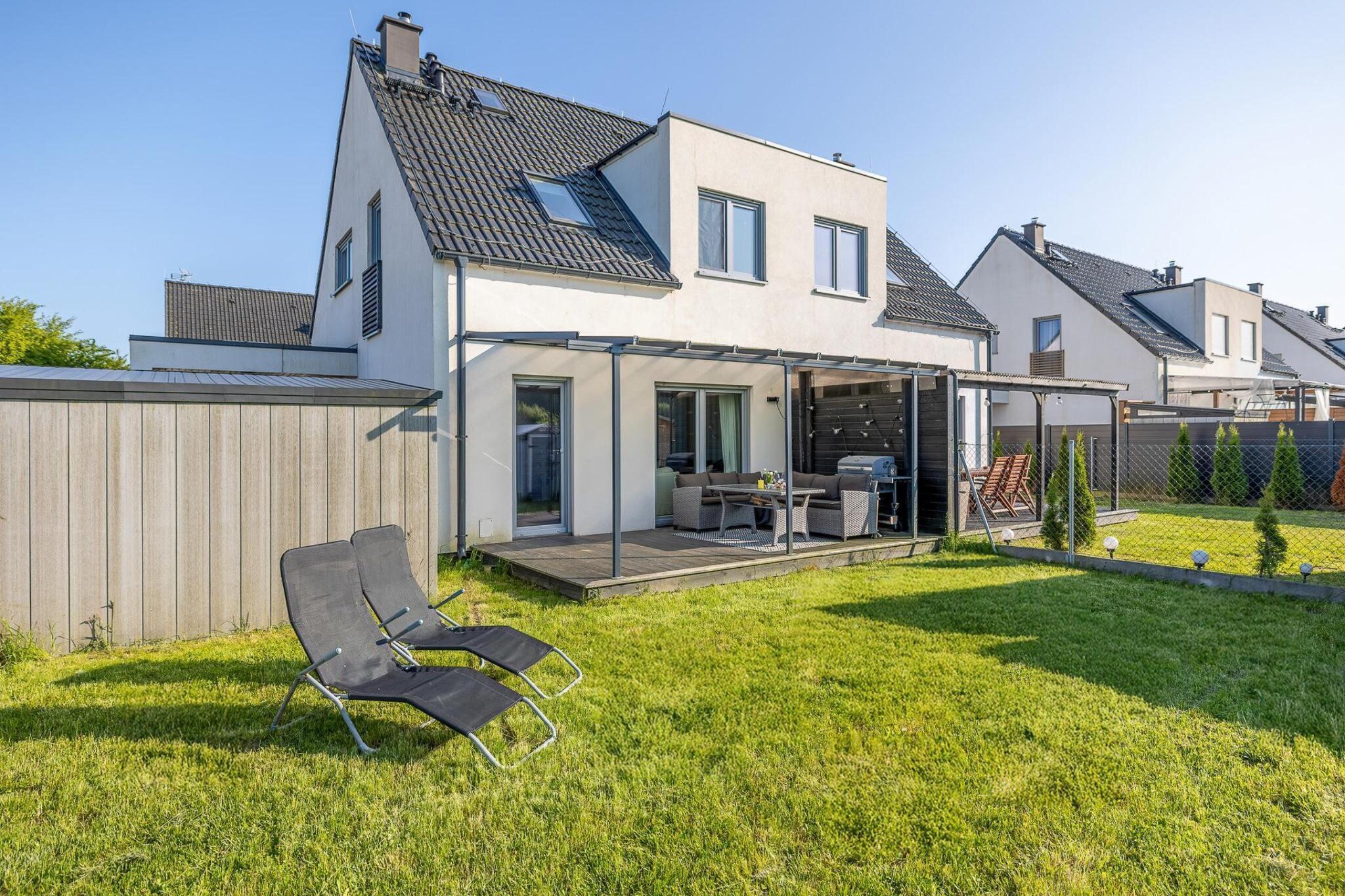 Dom wakacyjny w Trzęsaczu Wypoczynkowa 2 - Garten Sommer