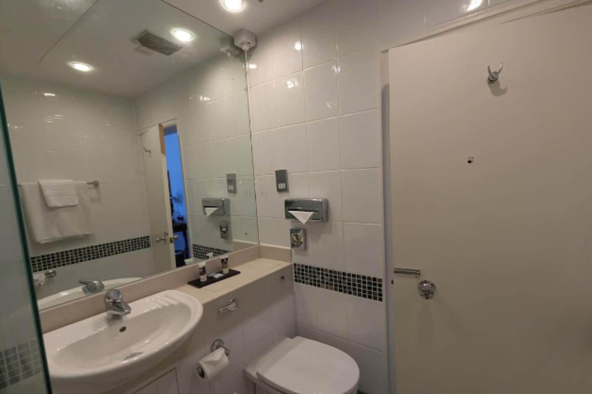 Standard Single Room - Bathroom
