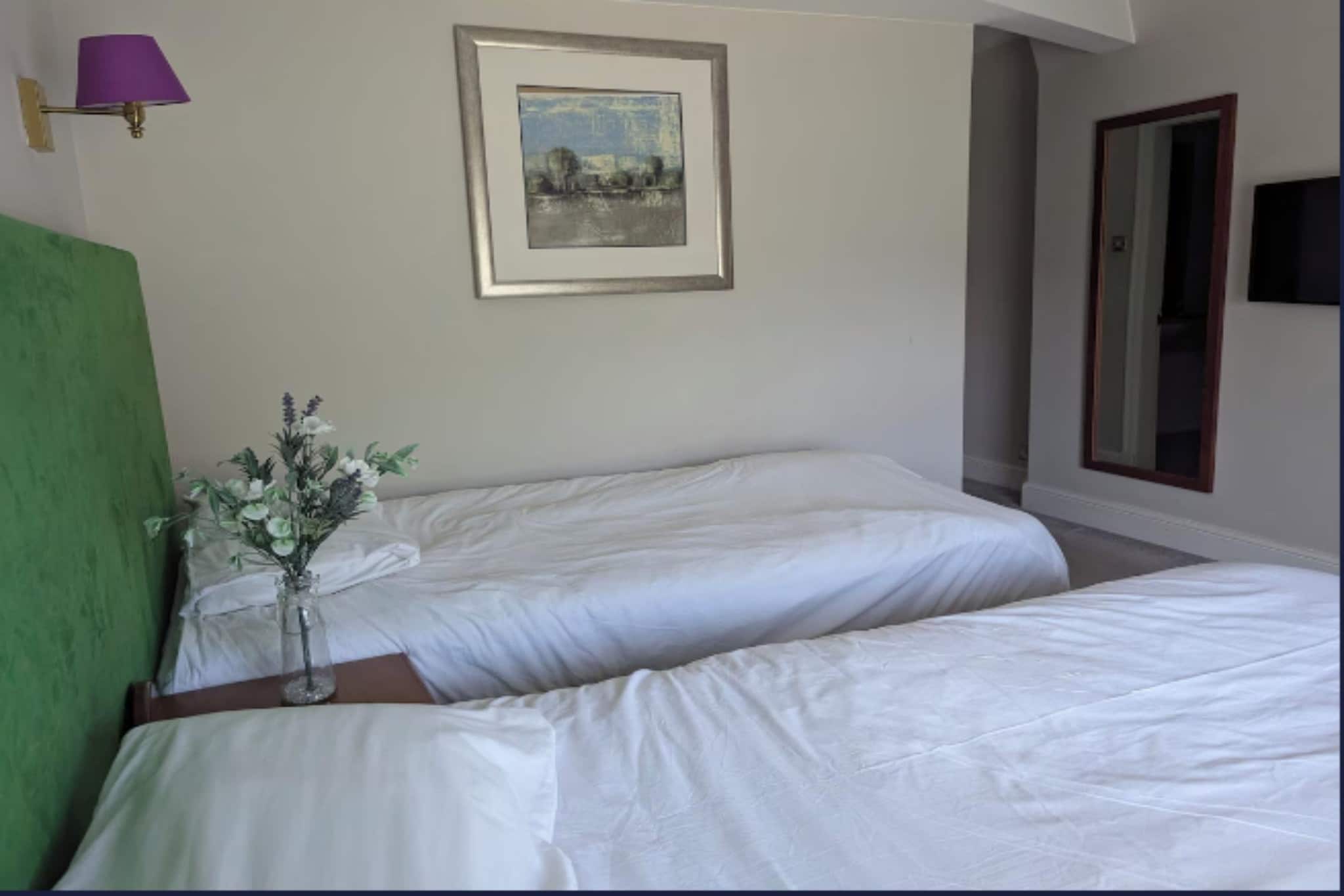Standard family room for 42A2C - Bedroom