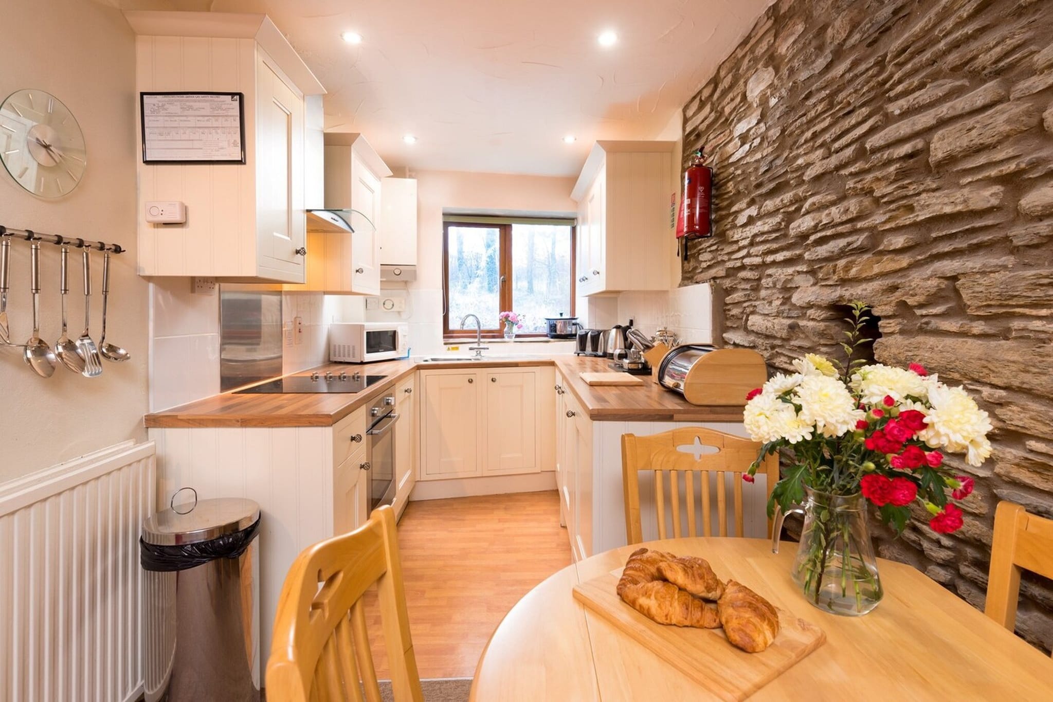 Mill Wheel Cottages-Schlafzimmer