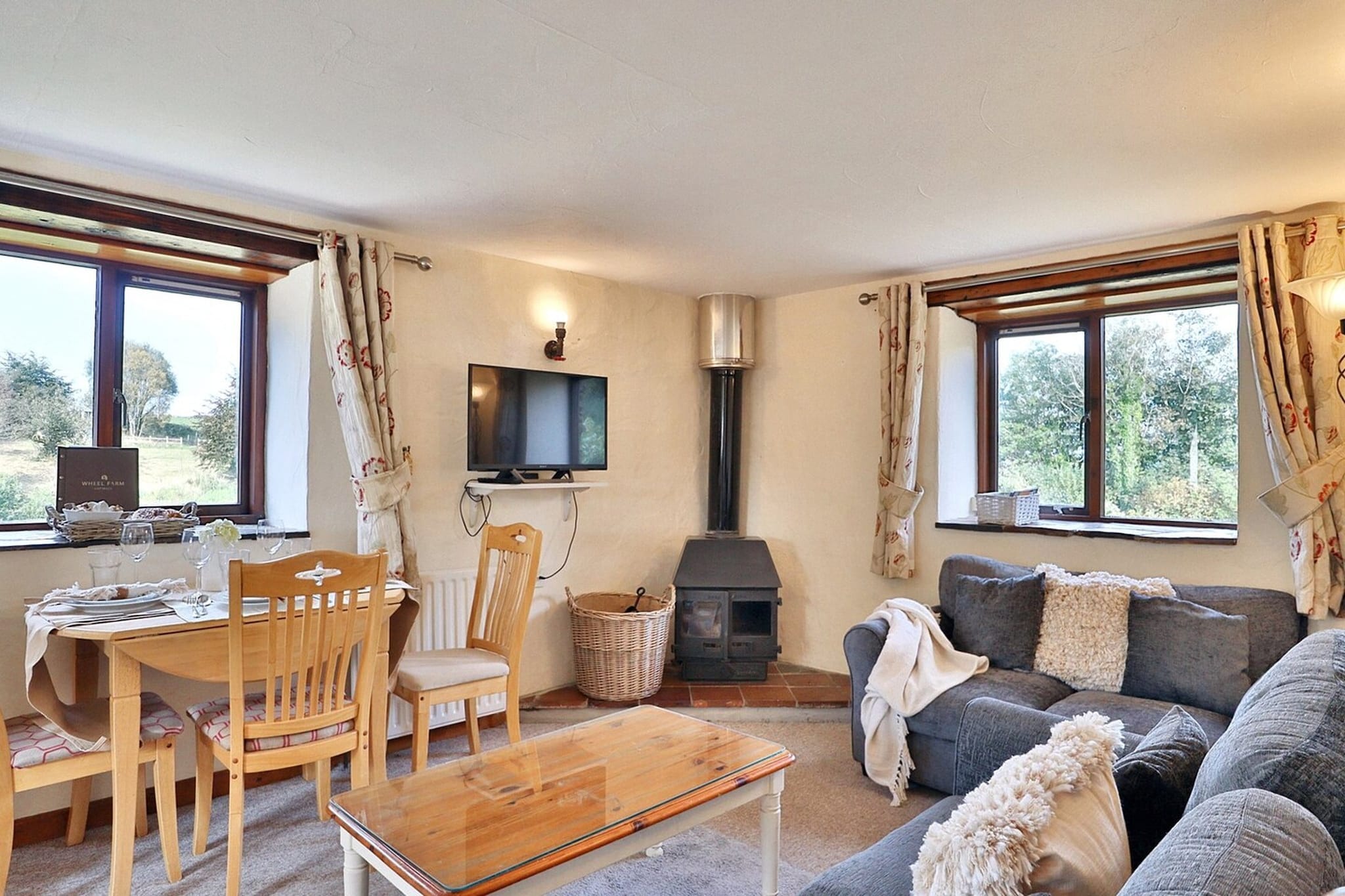 Mill Wheel Cottages-Schlafzimmer