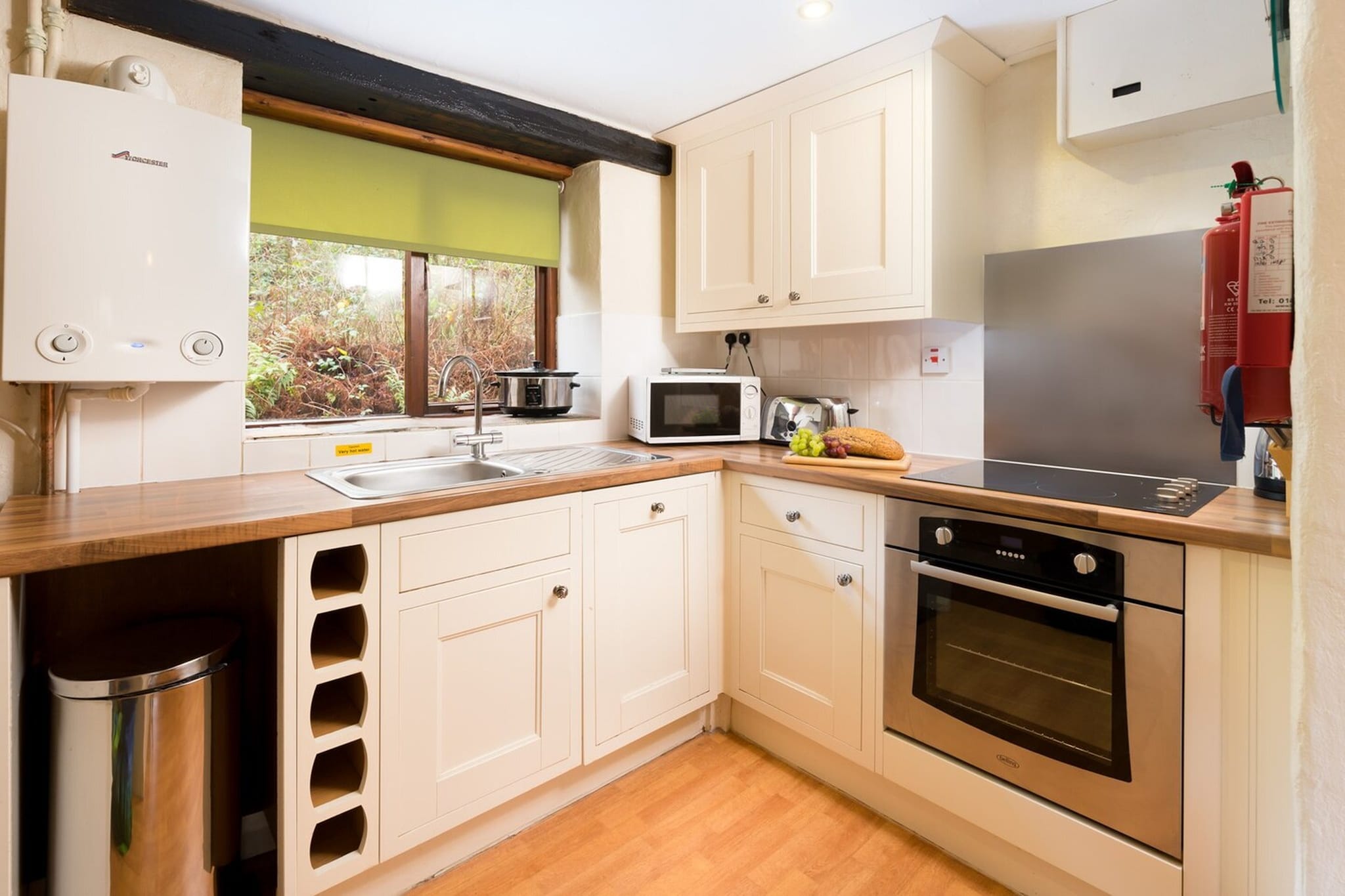 Mill Wheel Cottages-Schlafzimmer