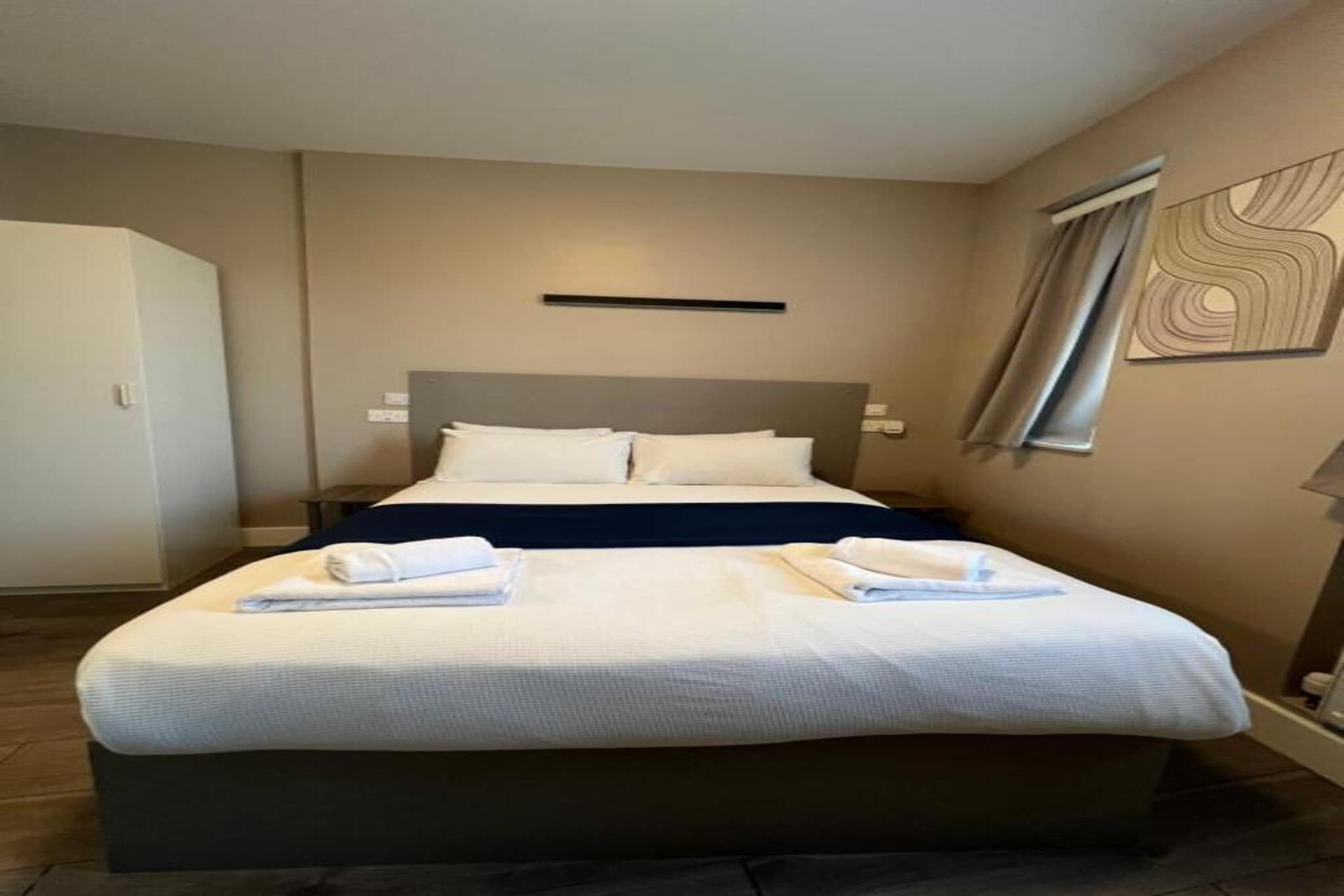 Standard Double room with no window-Slaapkamer