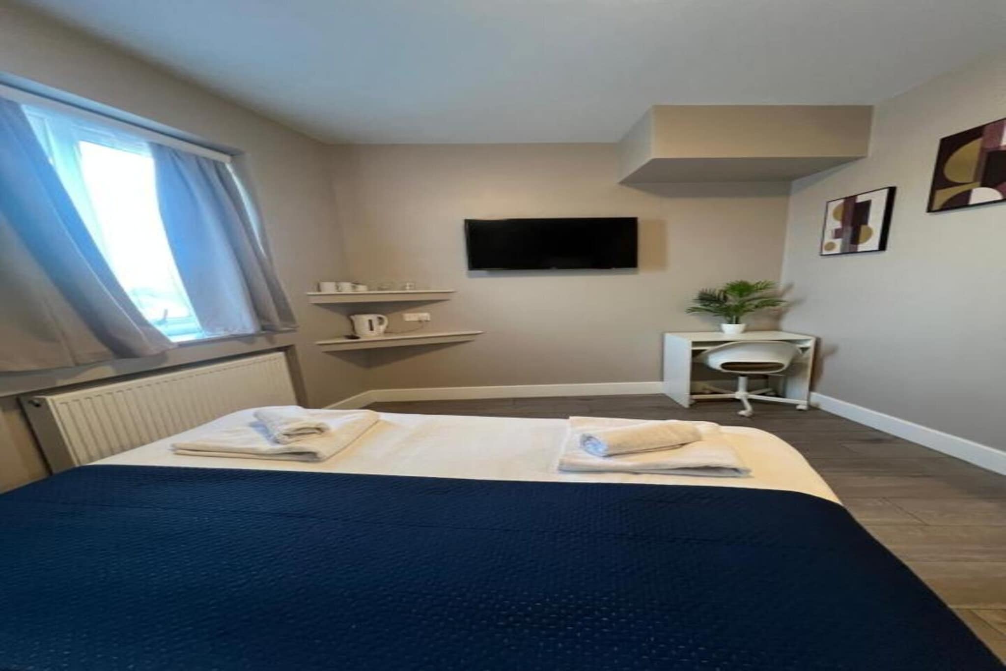 Standard Double room with no window-Slaapkamer