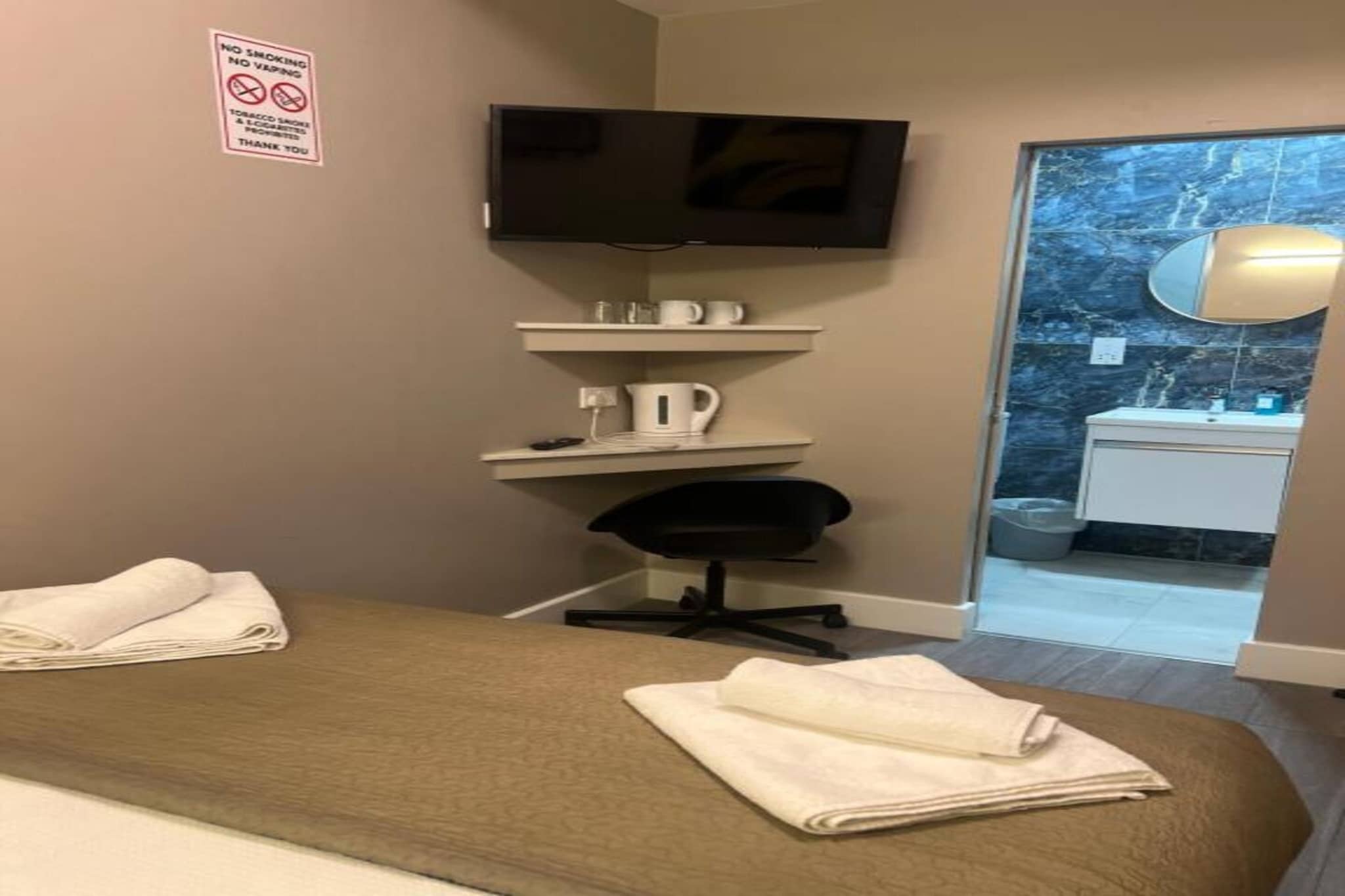 Standard Double Room-Slaapkamer