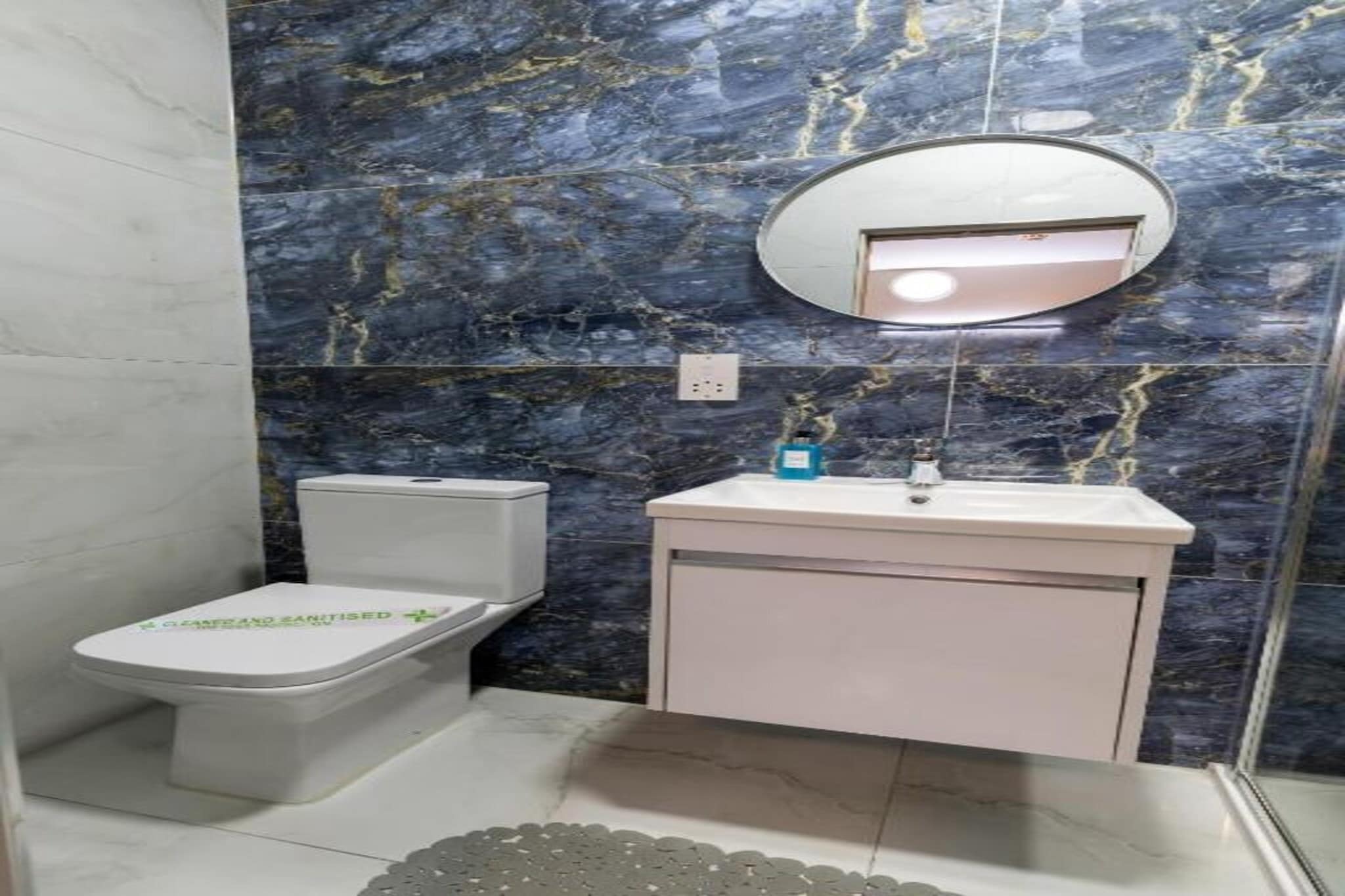 Standard Double Room-Badkamer
