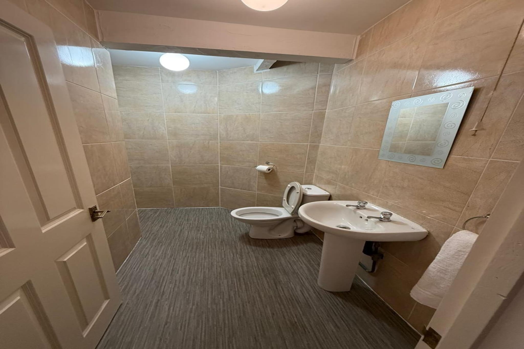 Standard Double Room - Shared
