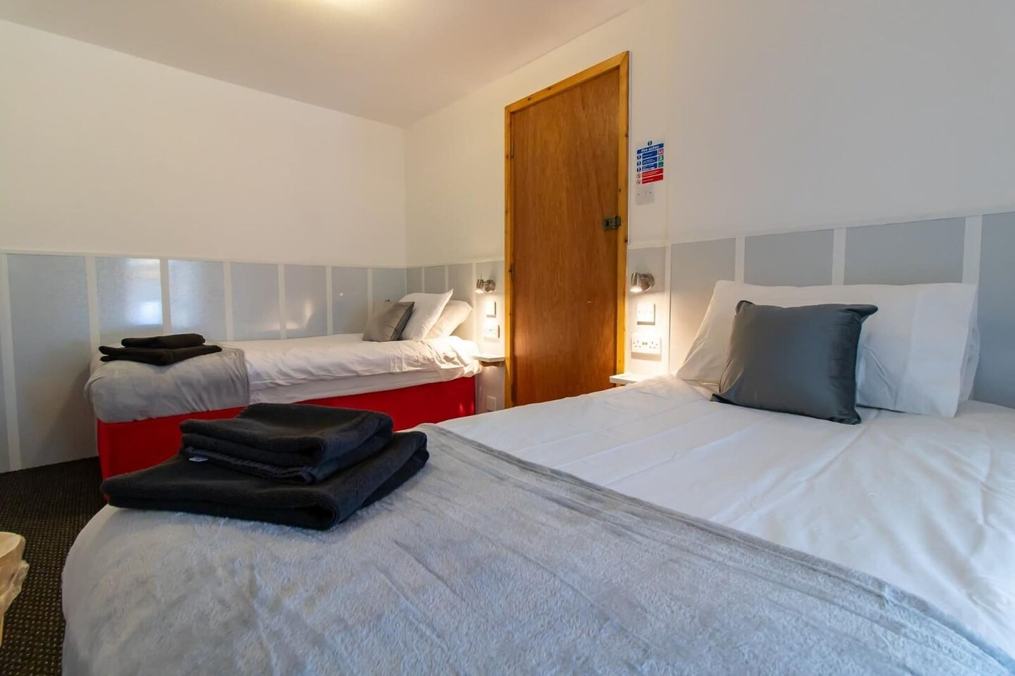 Standard Twin Room-Schlafzimmer
