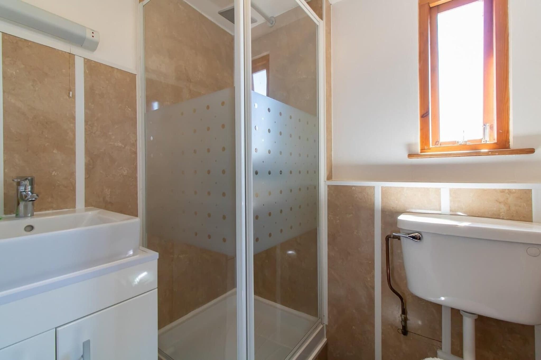 Standard Twin Room-Badezimmer