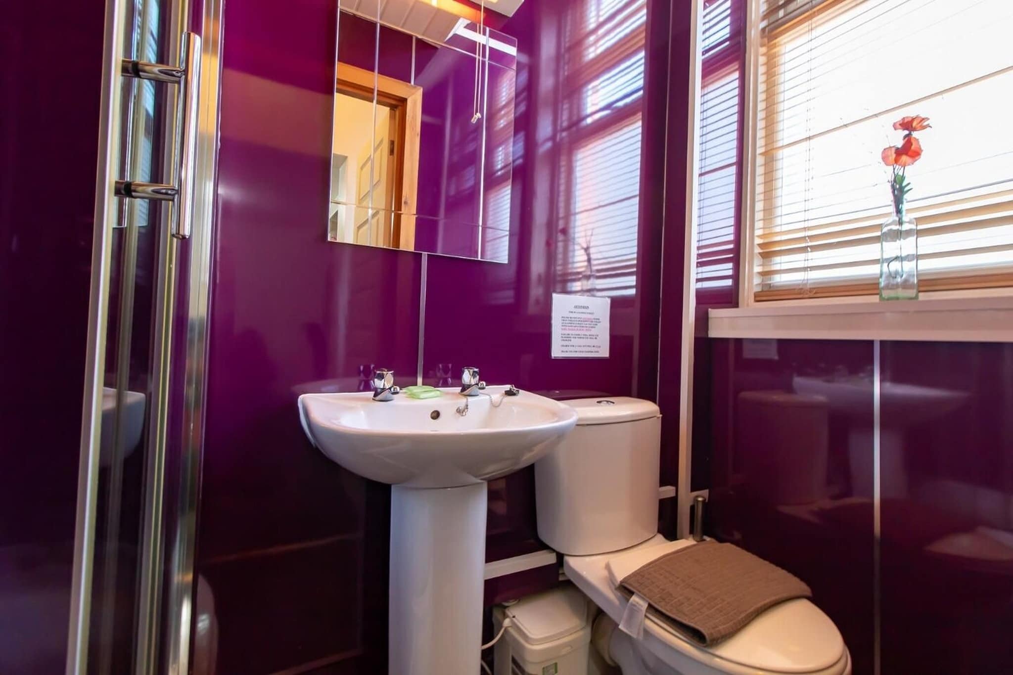 Standard Twin Room-Badezimmer
