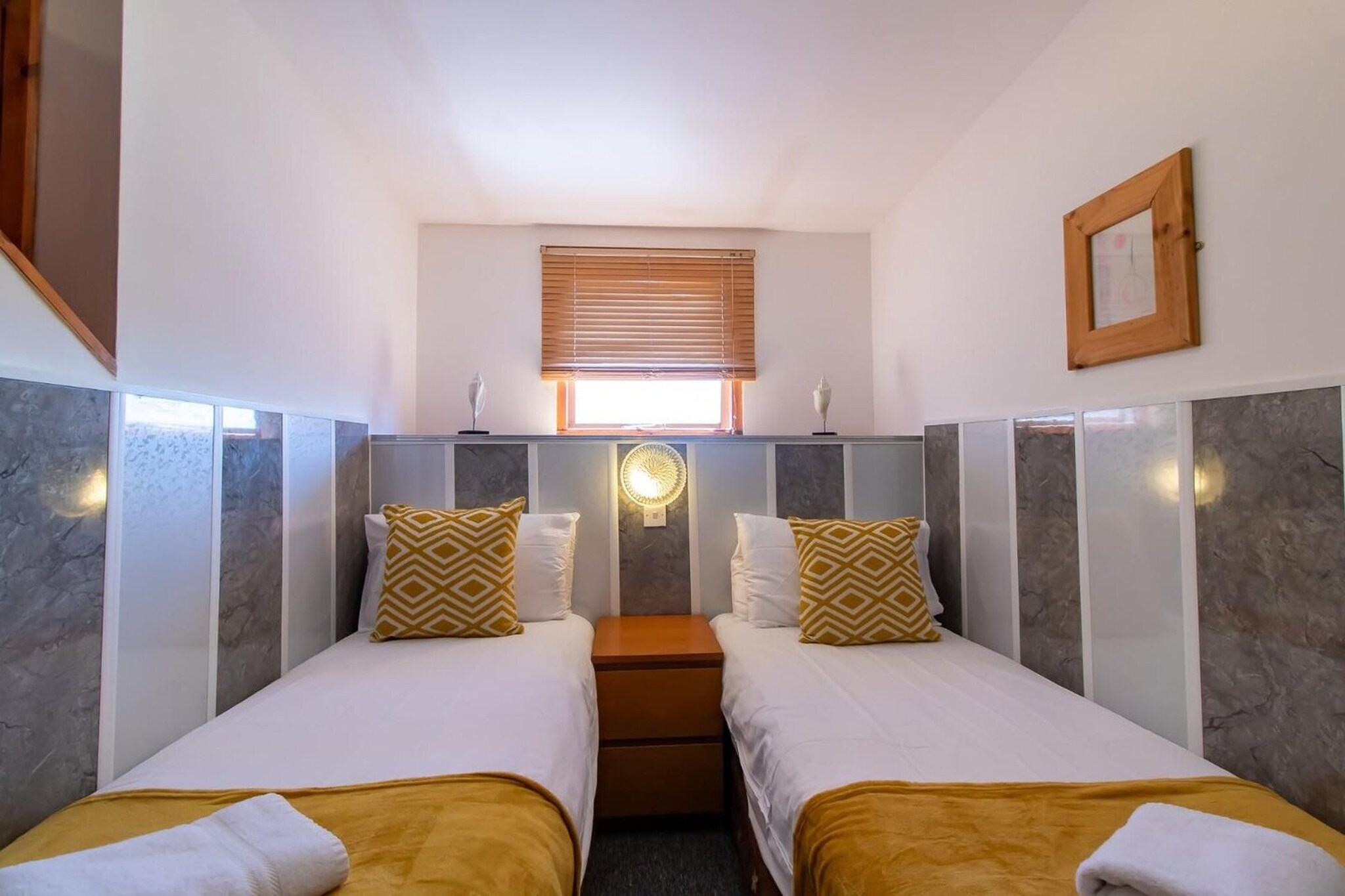 Standard Family of 3 Room-Schlafzimmer