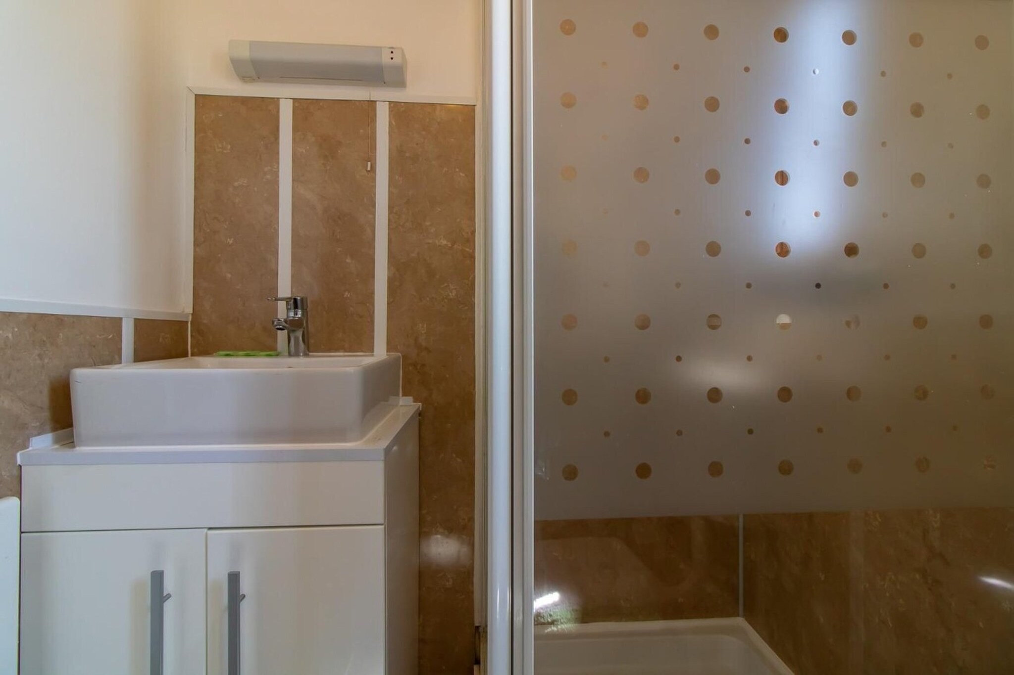 Standard Family of 3 Room-Badezimmer