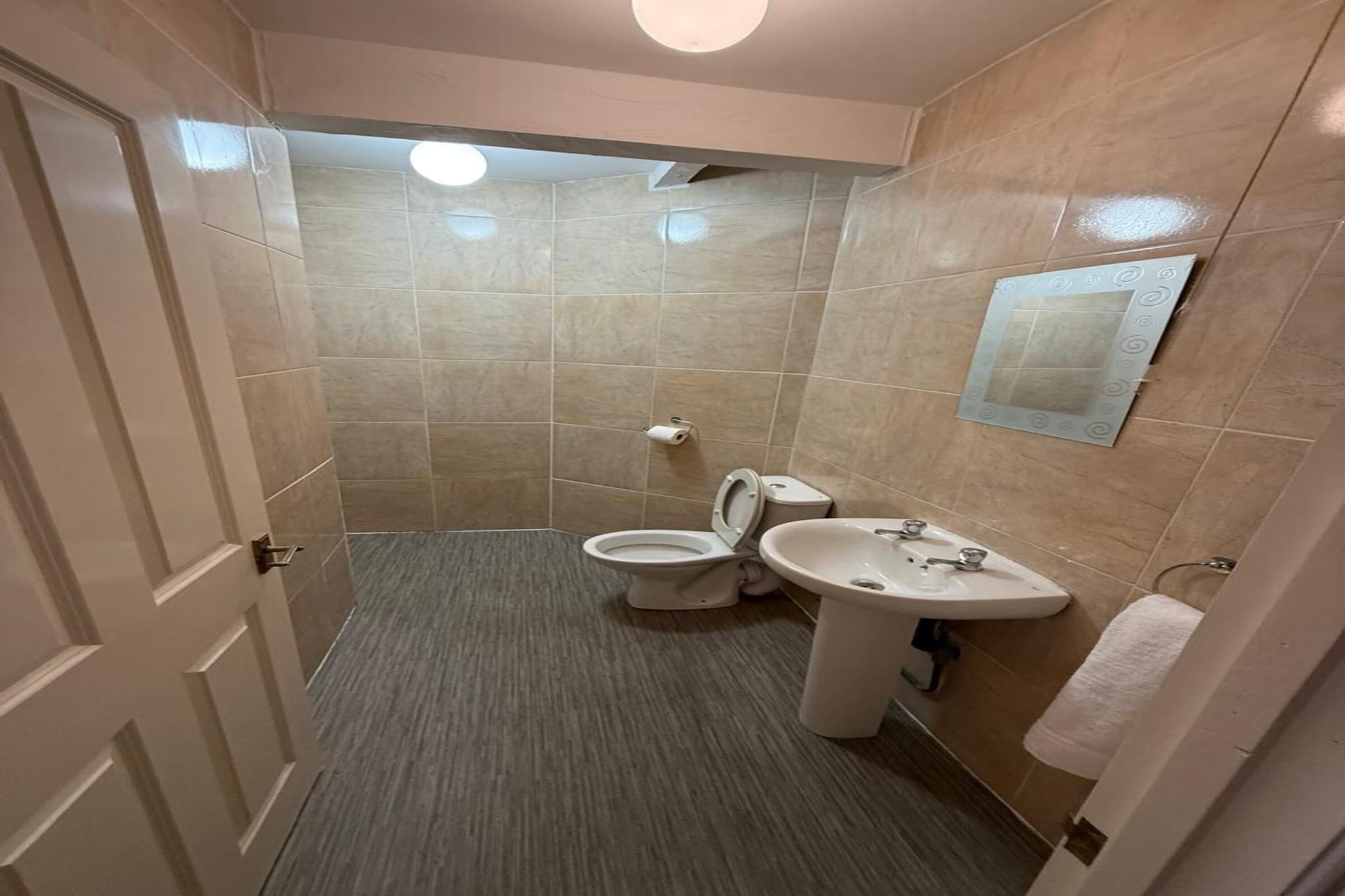 Standard Triple Room-Badkamer