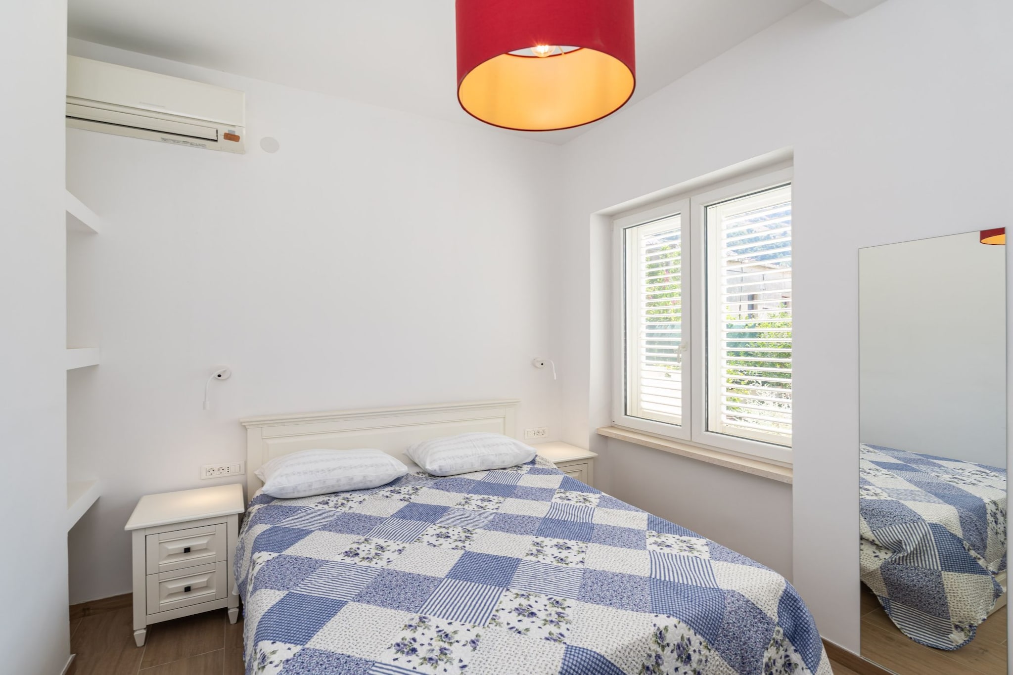 Apartment Nikolica - Two Bedroom Apartment with Terrace-Slaapkamer