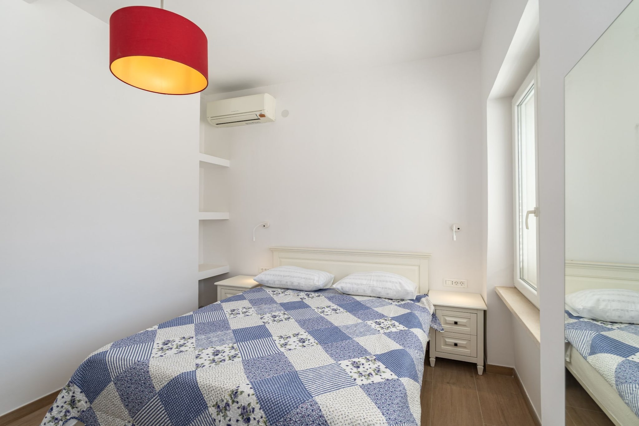 Apartment Nikolica - Two Bedroom Apartment with Terrace-Slaapkamer