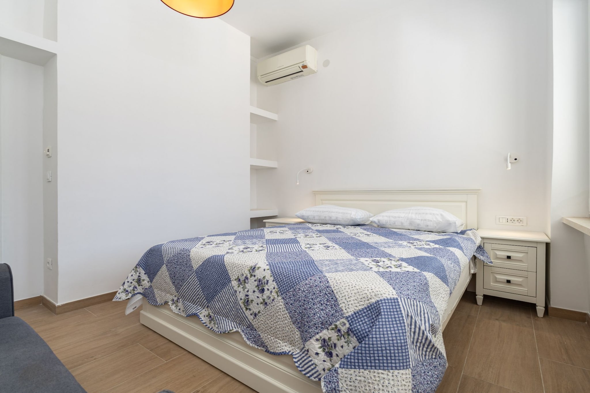 Apartment Nikolica - Two Bedroom Apartment with Terrace-Slaapkamer