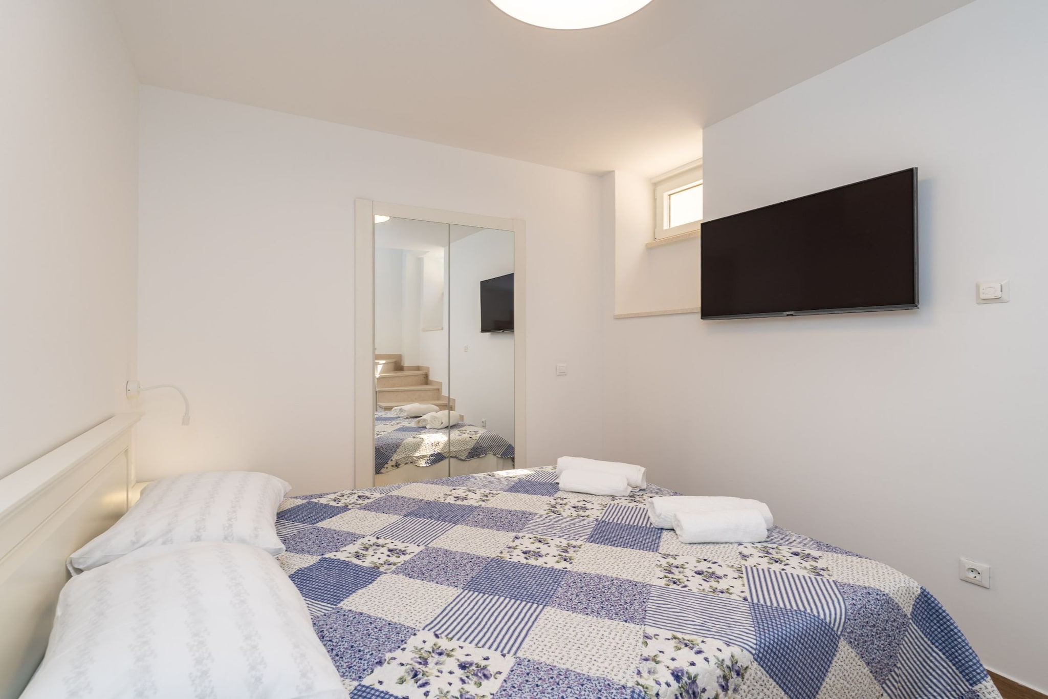 Apartment Nikolica - Two Bedroom Apartment with Terrace-Slaapkamer