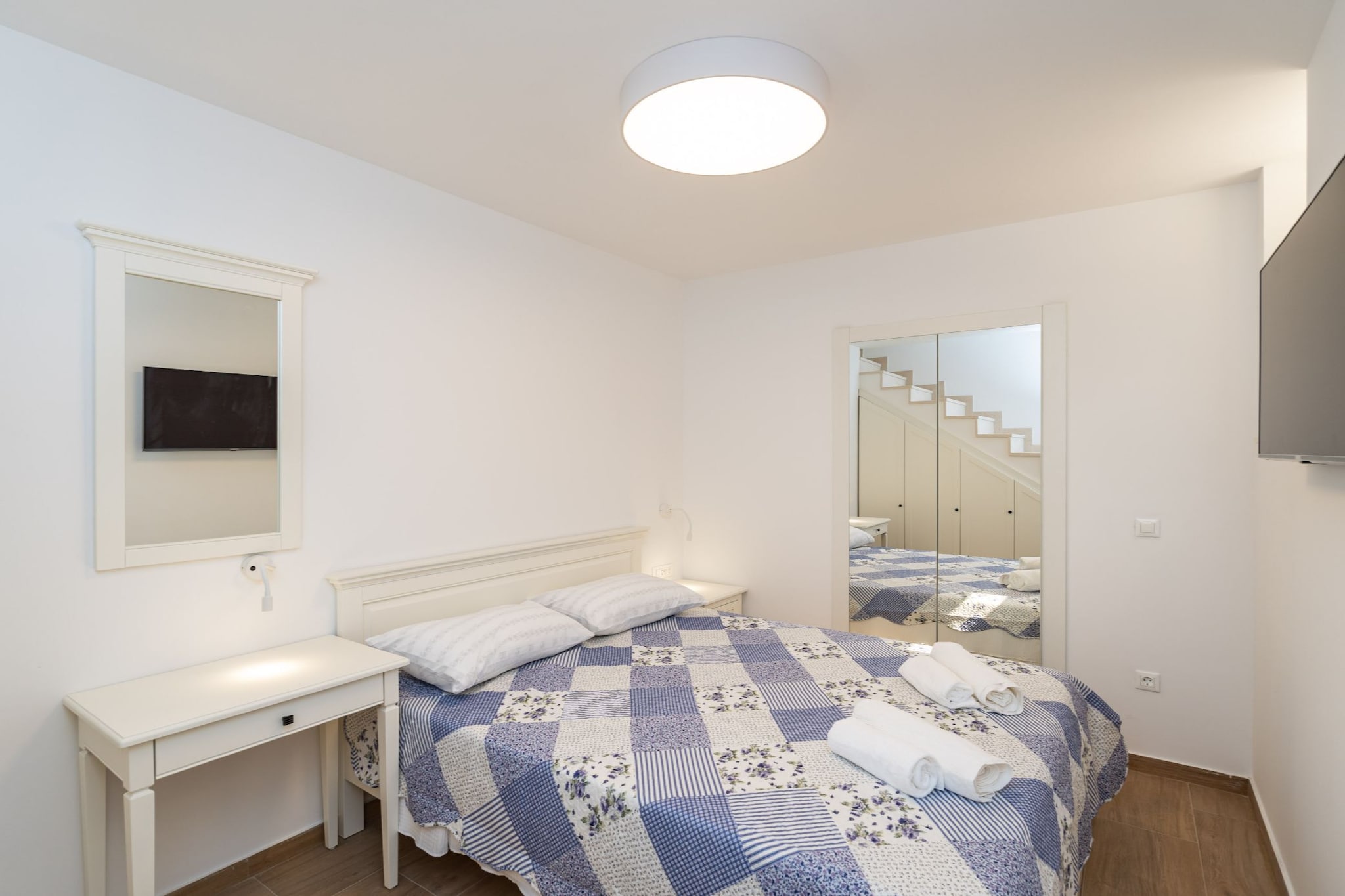 Apartment Nikolica - Two Bedroom Apartment with Terrace-Slaapkamer
