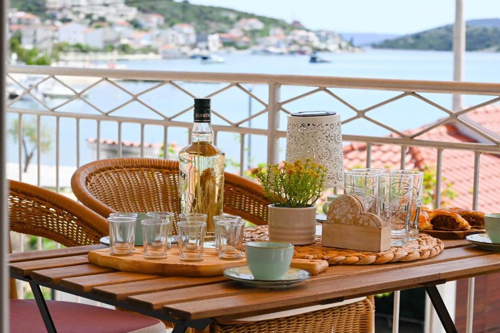 Apartment Zara - Two Bedroom Apartment with Balcony-Terrasbalkon