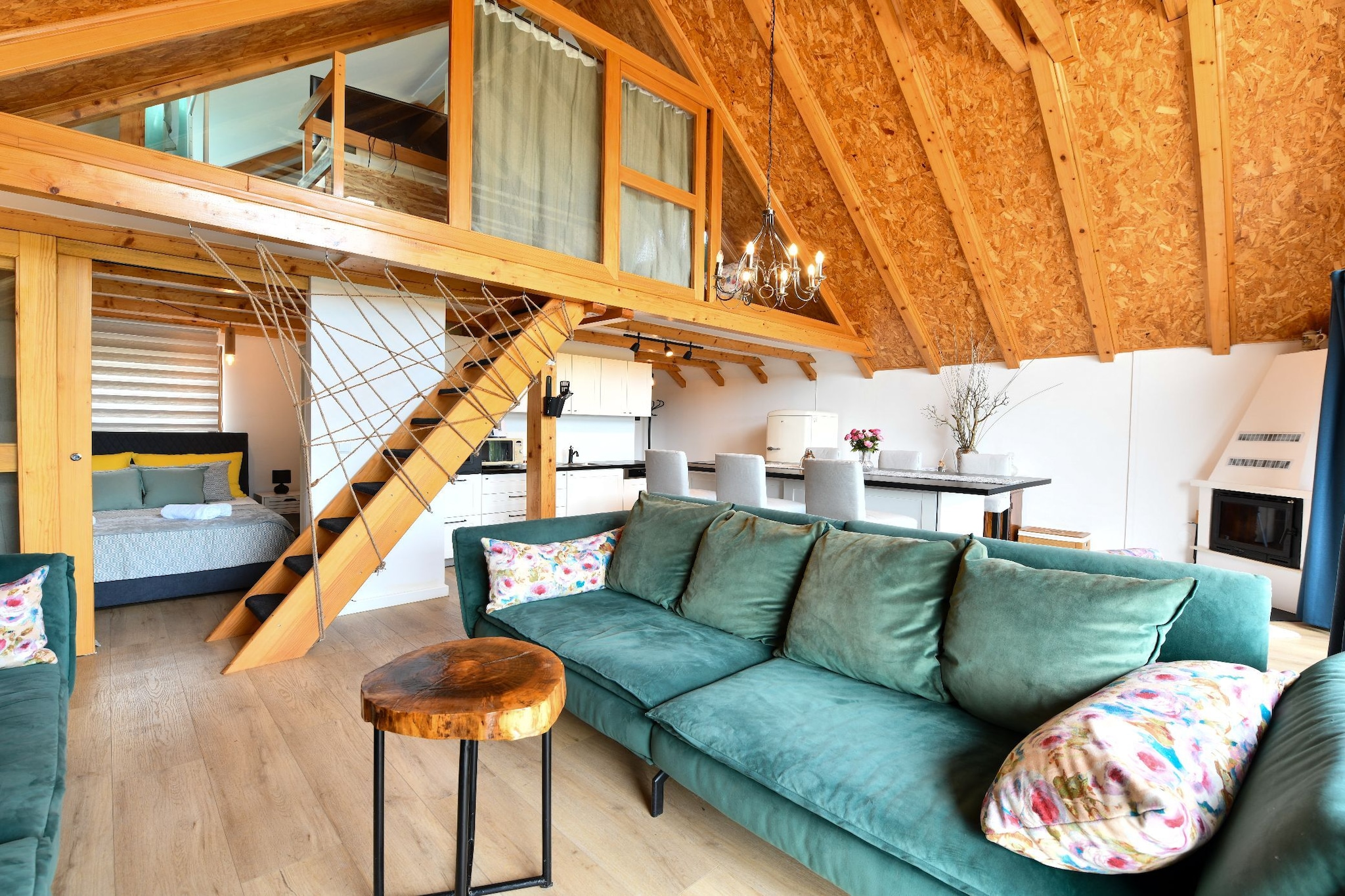 Plivanje u zalazak sunca - Three Bedroom House