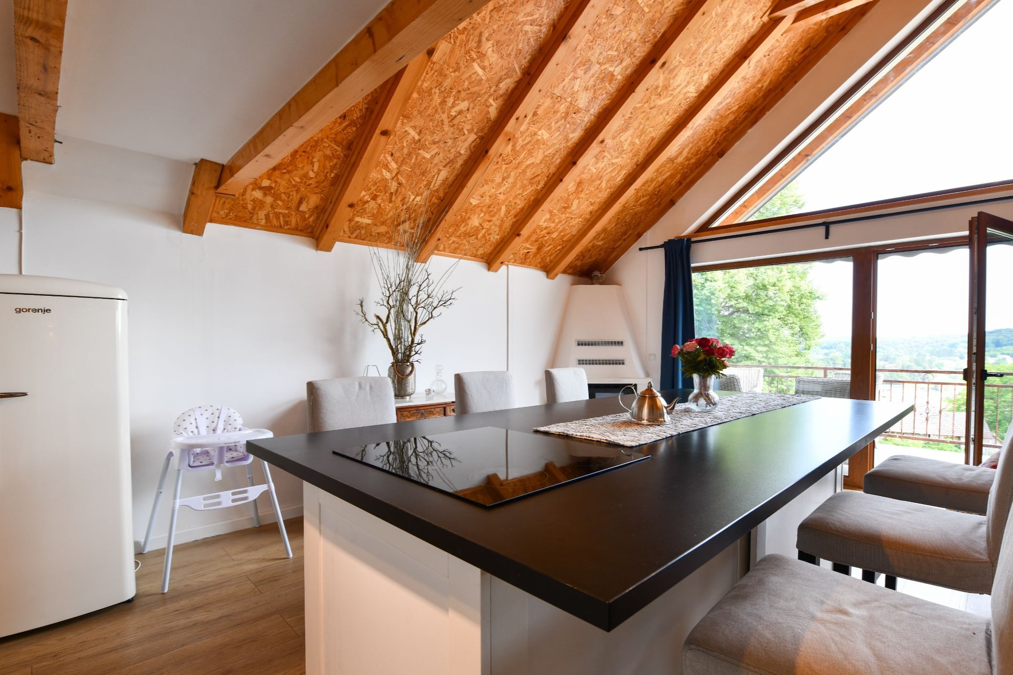 Plivanje u zalazak sunca - Three Bedroom House-Salon
