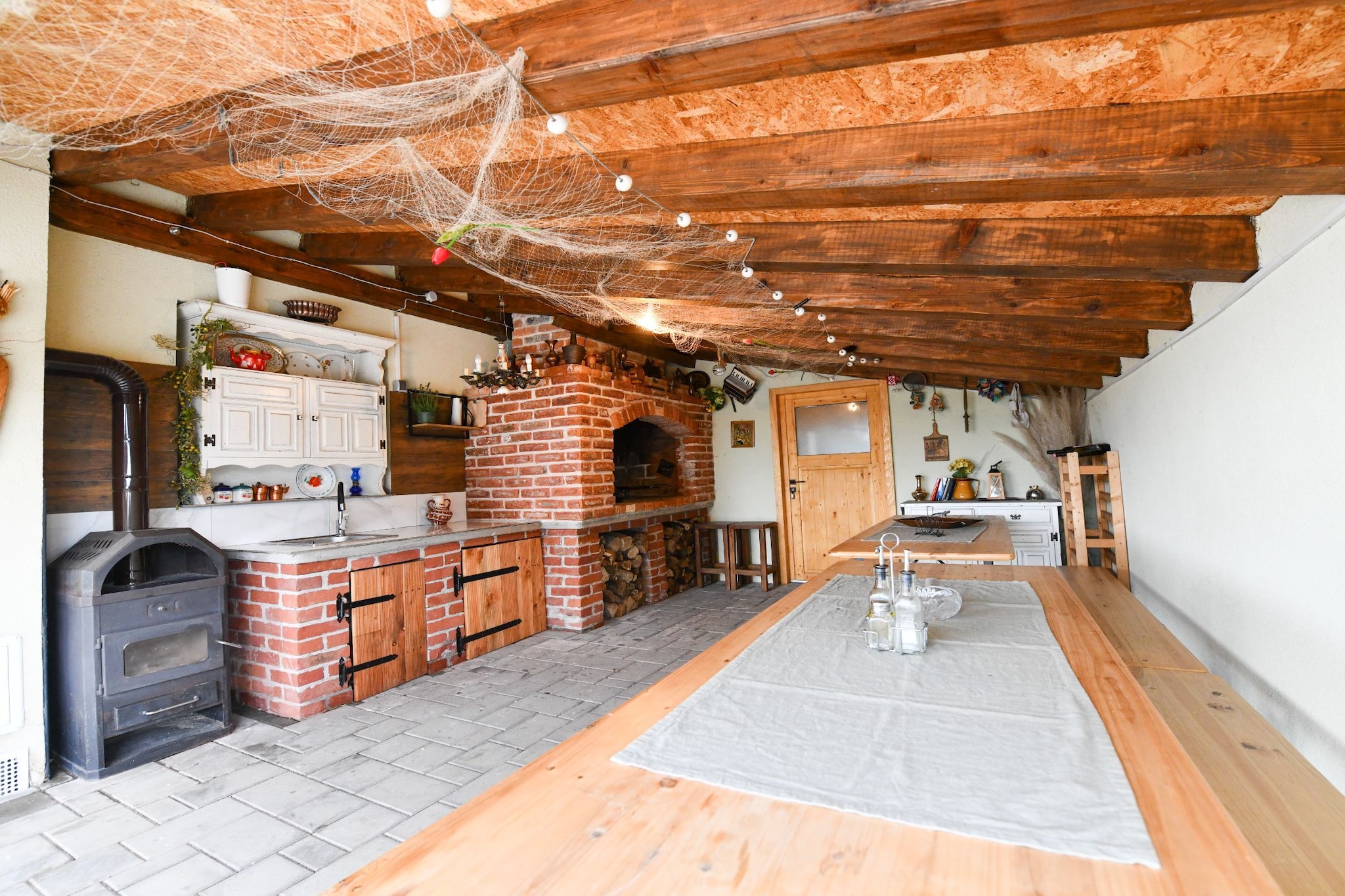 Plivanje u zalazak sunca - Three Bedroom House-Cuisine