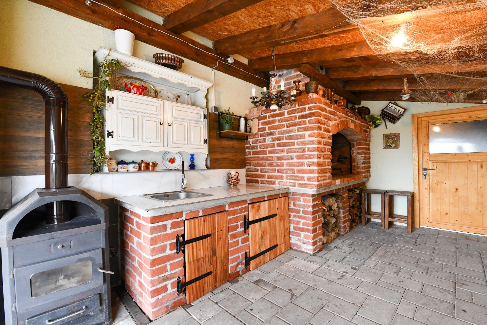 Plivanje u zalazak sunca - Three Bedroom House-Cuisine
