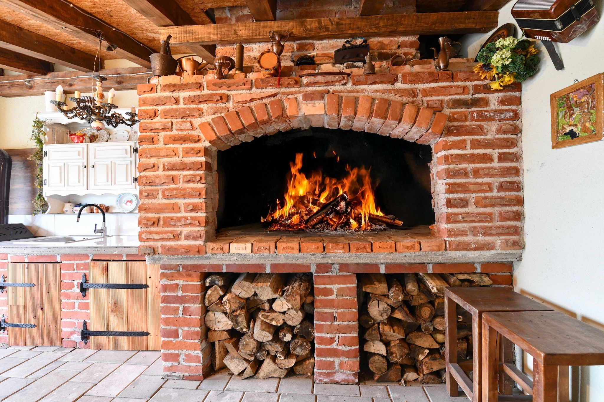 Plivanje u zalazak sunca - Three Bedroom House-Cuisine