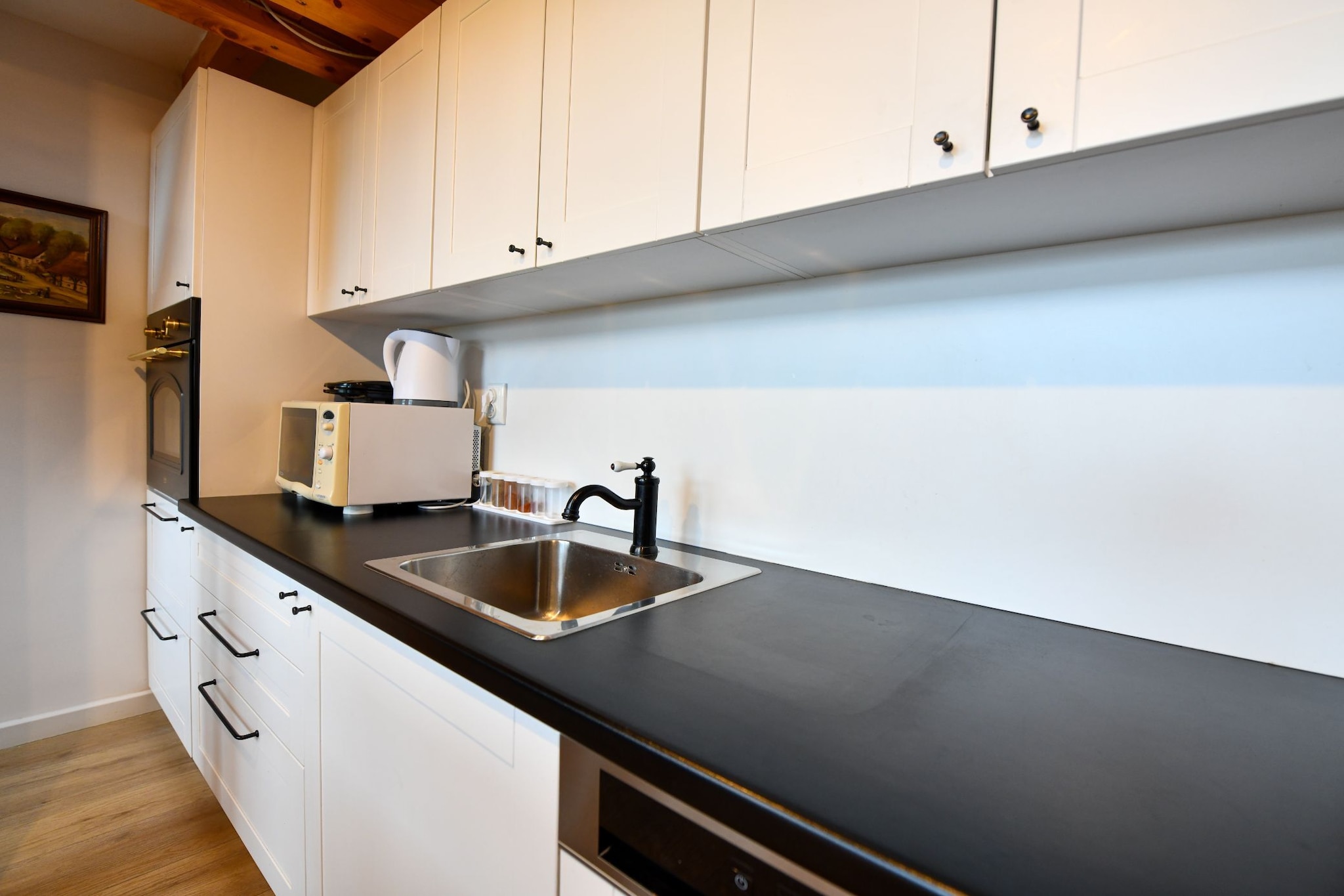 Plivanje u zalazak sunca - Three Bedroom House-Cuisine