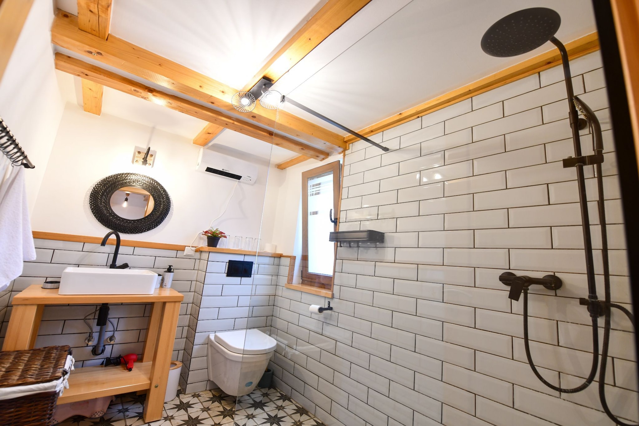 Plivanje u zalazak sunca - Three Bedroom House-Salle de bain