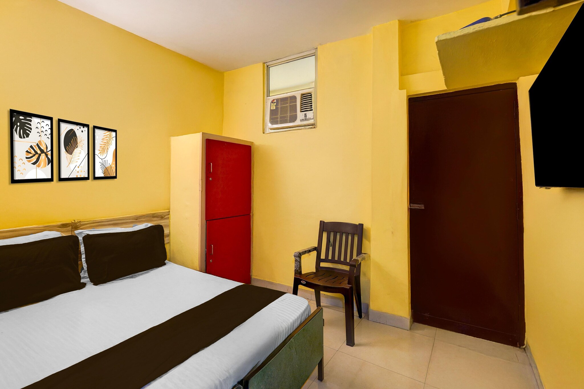 Hotel o Egmore metro station