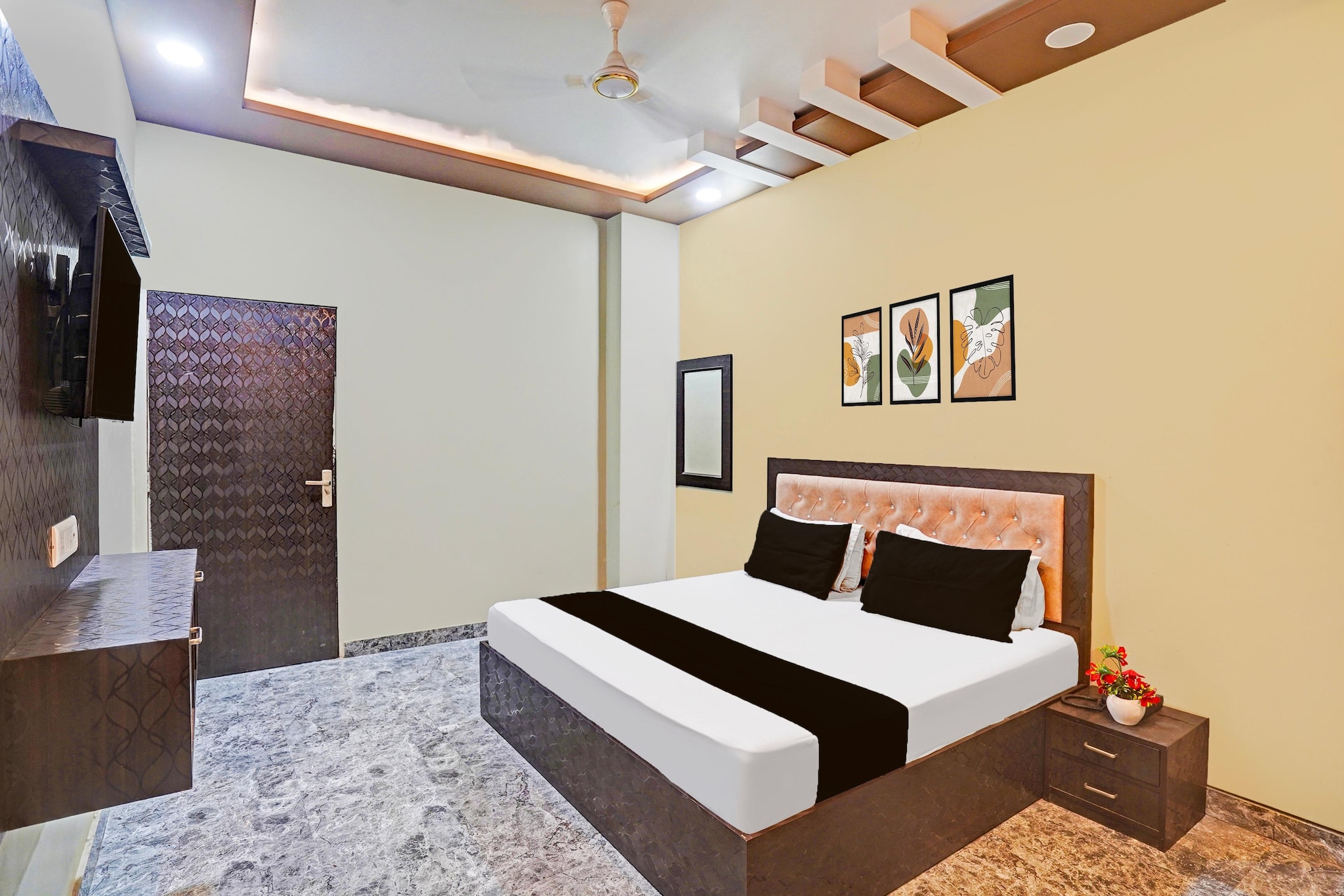 Comfortable Accommodations: Hotel O Mansarovar Sector 8 Formerly Hotel KV Palace in Jaipur offers family rooms with air-conditioning, private bathrooms, work desks, and seating areas. Each room includes free toiletries, bath or shower, TV, tiled floors, and a wardrobe.
Essential Facilities: Guests enjoy free WiFi, a lift, 24-hour front desk, housekeeping service, room service, and luggage storage. The hotel provides continental breakfast and a variety of amenities to ensure a pleasant stay.
Prime Location: Located 5 km from Jaipur International Airport, the hotel is near attractions such as Govind Dev Ji Temple (6 km), Birla Mandir Temple (10 km), and City Palace (14 km). Reception staff speak English and Hindi.
Early Check-In Policy: A full day痴 room rate will be charged for check-ins before 6:00 AM. Complimentary early check-in is available between 6:00 AM and 10:00 AM, subject to room availability..
Check-in is only available to guests aged 18 and above. Please provide a government-issued ID to confirm your age.