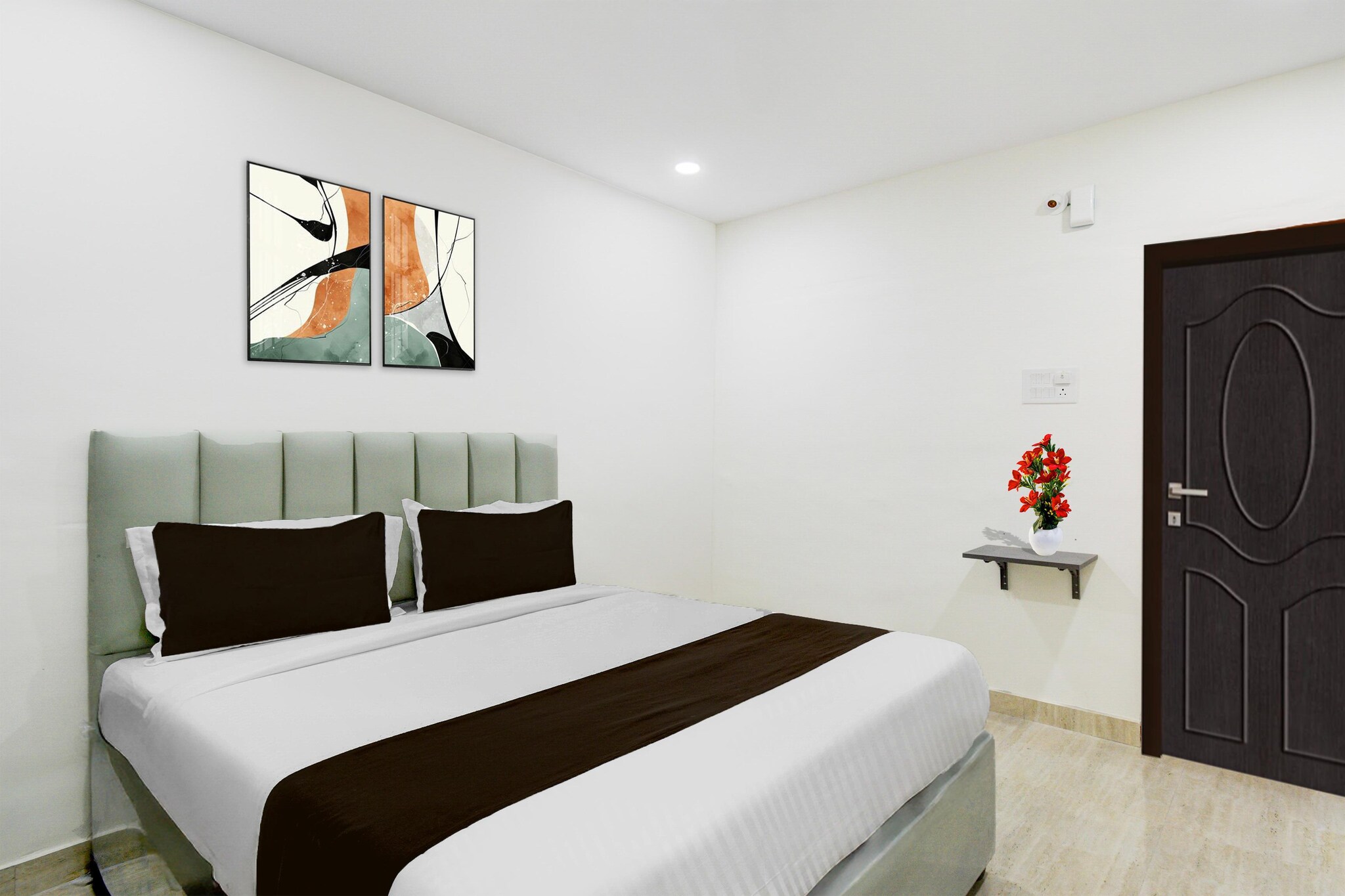 Comfortable Accommodations: Super Townhouse Nagole RTO Office in Hyderabad offers 4-star hotel rooms with air-conditioning, private bathrooms, work desks, and seating areas. Each room includes free WiFi, a TV, and free toiletries.

Convenient Facilities: Guests benefit from a lift, 24-hour front desk, housekeeping service, family rooms, room service, and luggage storage. Additional amenities include a work desk, seating area, tiled floors, and a wardrobe.

Prime Location: Located 22 km from Rajiv Gandhi International Airport, the hotel is near Charminar (11 km), Mecca Masjid (12 km), and other attractions. English and Hindi are spoken at reception.
Early Check-In Policy: A full day痴 room rate will be charged for check-ins before 6:00 AM. Complimentary early check-in is available between 6:00 AM and 10:00 AM, subject to room availability.
Check-in is only available to guests aged 18 and above. Please provide a government-issued ID to confirm your age.
