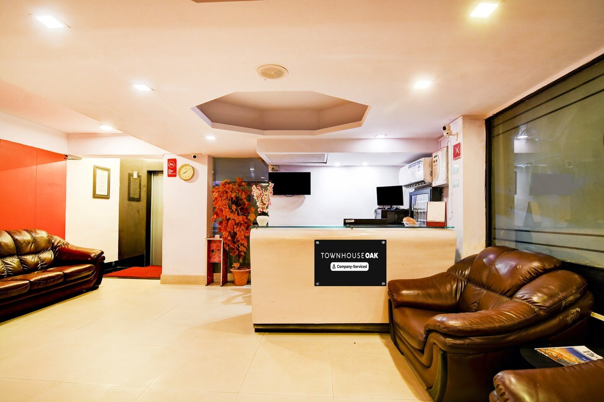 Ground floor: (bedroom(double bed, TV, seating area, air conditioning, telephone), bathroom(bathtub or shower, shower, washbasin, toilet, Towels incl., shampoo, body soap, hot water), Parking, electric kettle, balcony, lift, Laundry Package for a fee)