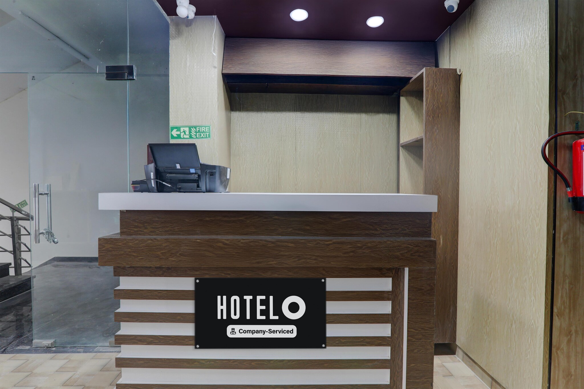 Ground floor: (bedroom(double bed, TV, seating area, air conditioning, Towels incl., telephone), bathroom(bathtub or shower, shower, washbasin, toilet, shampoo, body soap, hot water))