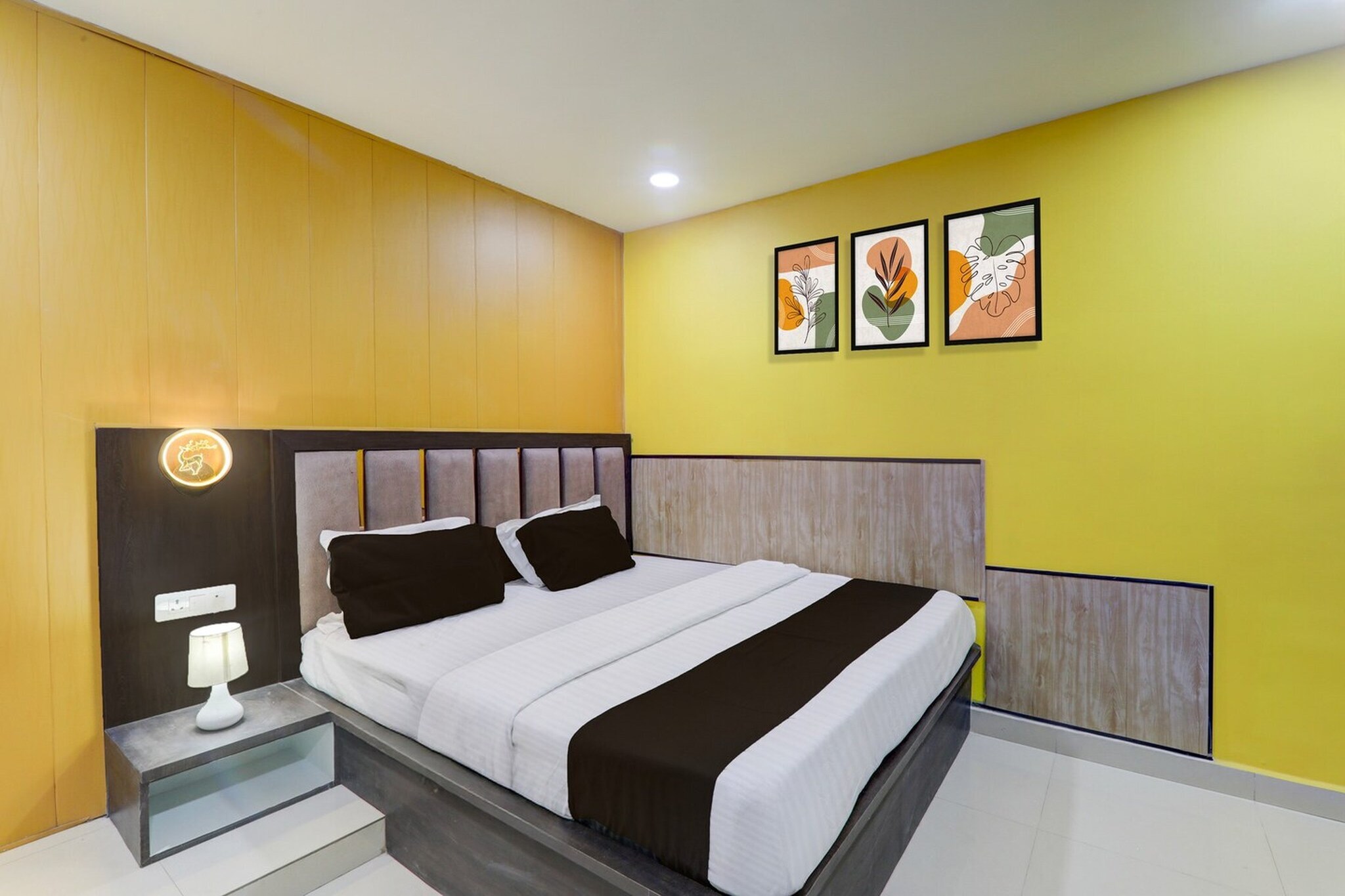 Hotel O Medical College Basaratpur Gorakhpur is located in Gorakhpur. Among the facilities at this property are room service and a 24-hour front desk, along with free WiFi throughout the property. The hotel features family rooms.

Guest rooms at the hotel are equipped with a seating area, a flat-screen TV with satellite channels and a private bathroom with free toiletries and a bath or shower. The rooms at Hotel O Medical College Basaratpur Gorakhpur include air conditioning and a desk.

Gorakhpur Airport is 10 km away.

1. Unmarried couples are warmly welcome at this property.
2. Guests with local ID proof are warmly welcome.
Early Check-In Policy: A full dayâ€™s room rate will be charged for check-ins before 6:00 AM. Complimentary early check-in is available between 6:00 AM and 10:00 AM, subject to room availability.
Check-in is only available to guests aged 18 and above. Please provide a government-issued ID to confirmÂ yourÂ age.

